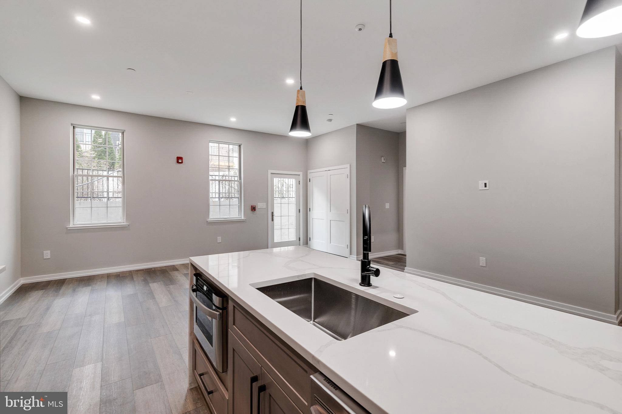 GRADUATE HOSPITAL - Residential Lease