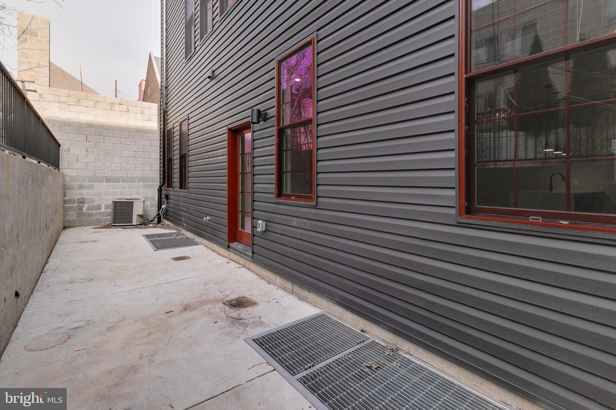 GRADUATE HOSPITAL - Residential Lease