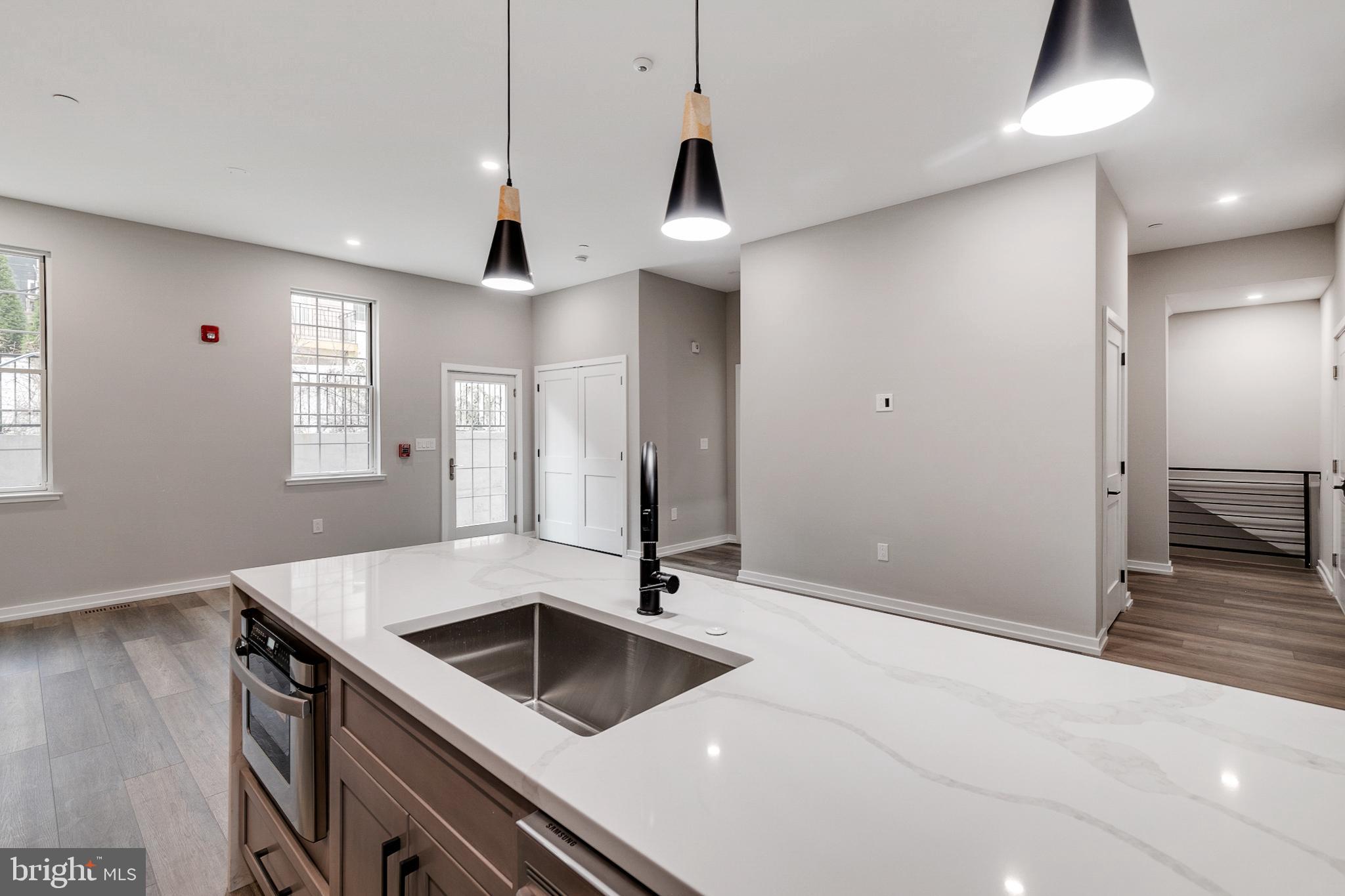 GRADUATE HOSPITAL - Residential Lease