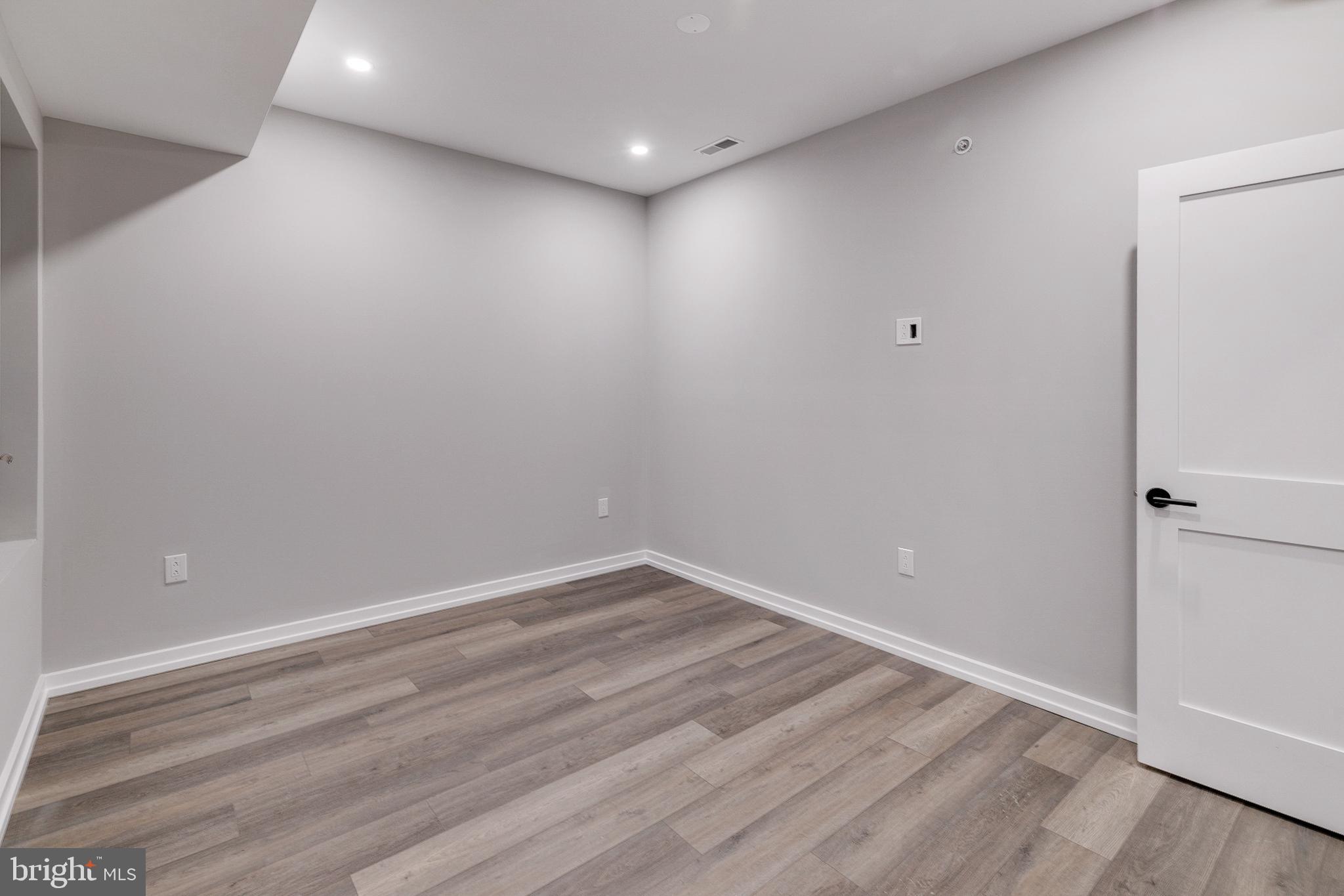 GRADUATE HOSPITAL - Residential Lease