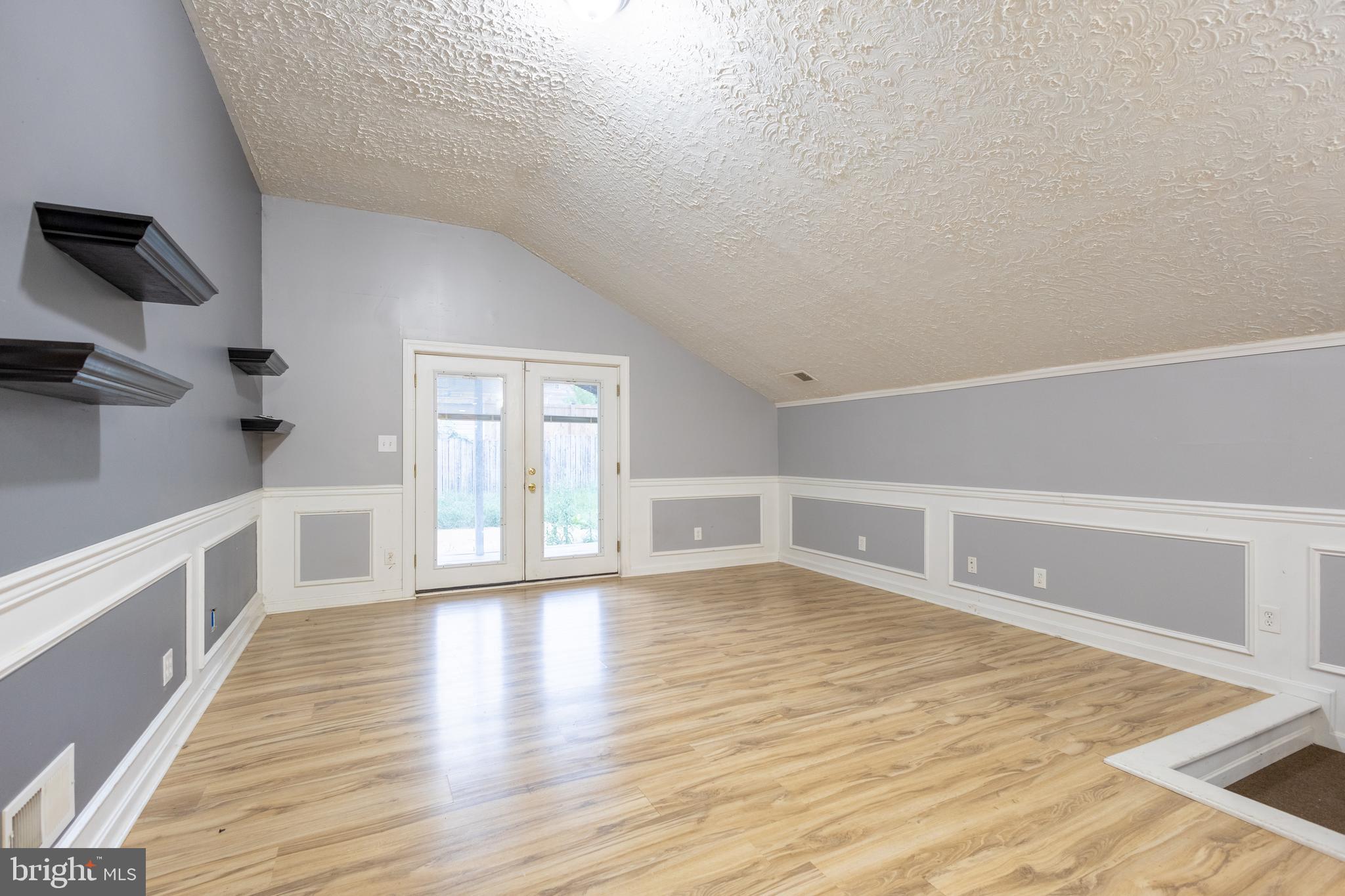 LANDSDOWNE - Residential Lease