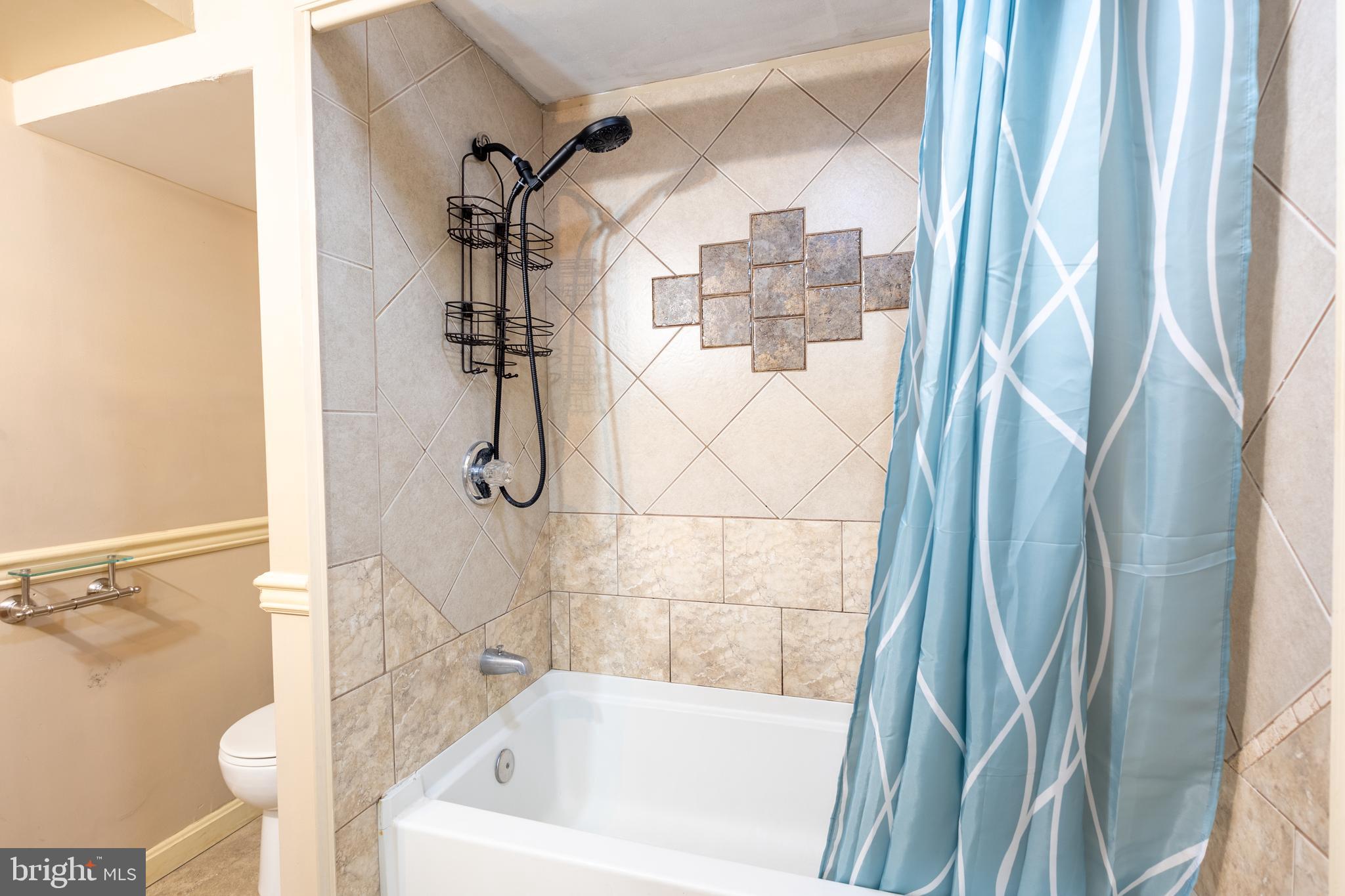 LANDSDOWNE - Residential Lease