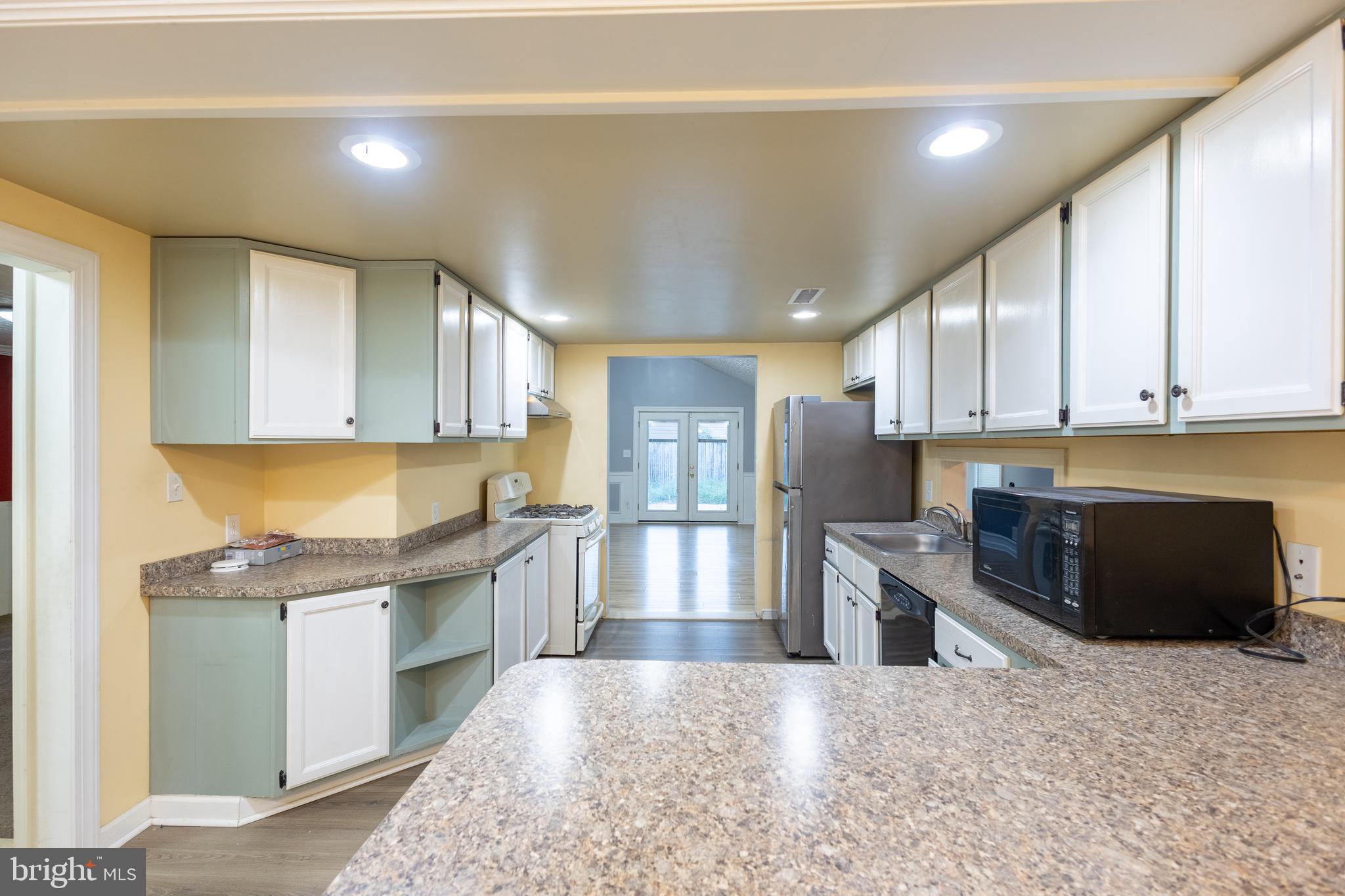 LANDSDOWNE - Residential Lease