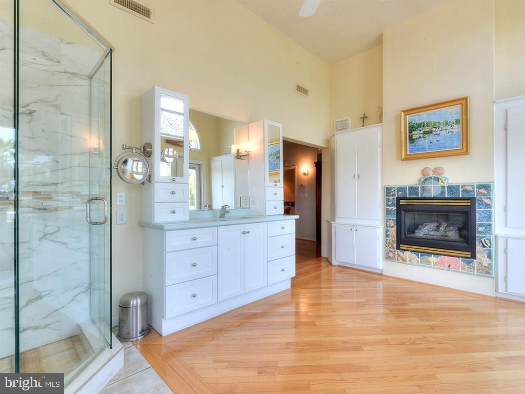 NORTH SHORES - Residential