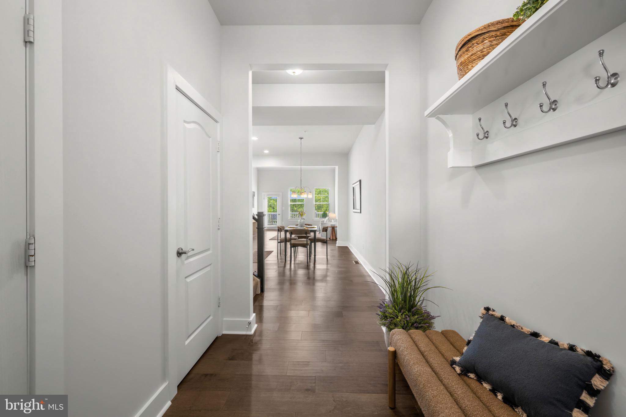 2812 TOWN VIEW CIRCLE