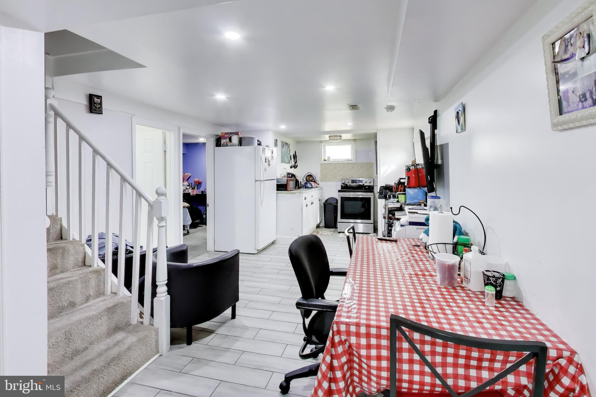 FAIRLAWN-LAUREL - Residential