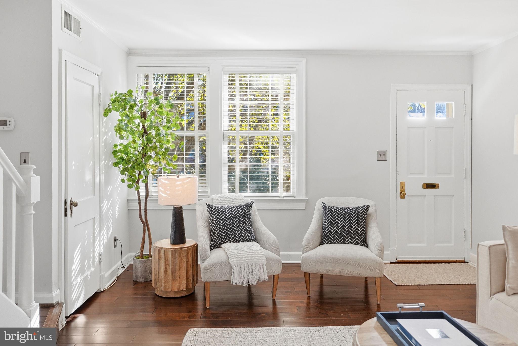 1401 S BARTON STREET 221