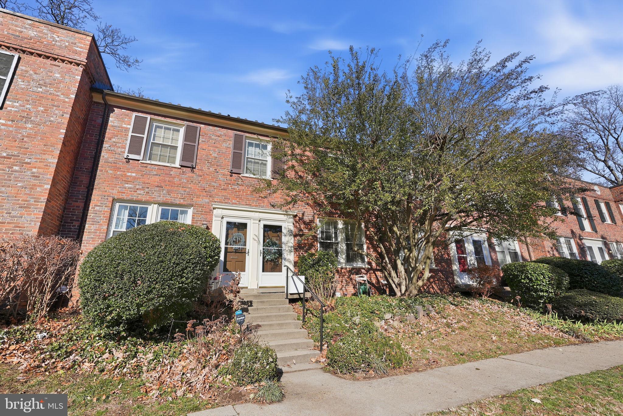 1401 S BARTON STREET 221