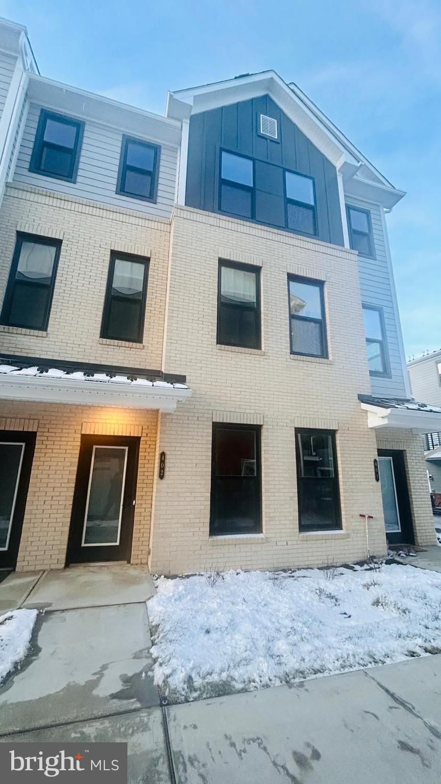 402 Reading Ct READING CT. 402