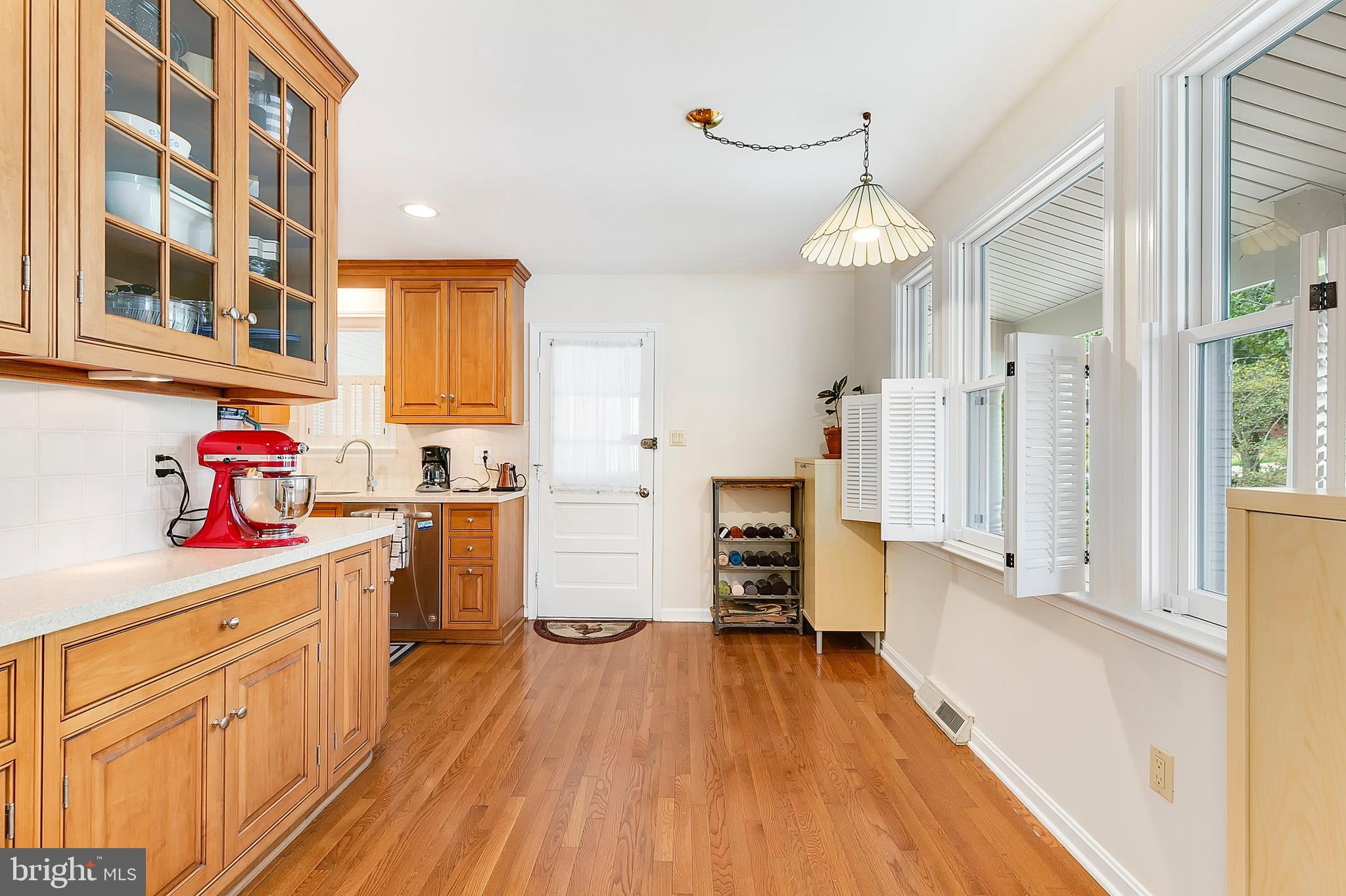 WHITE OAK MANOR - Residential