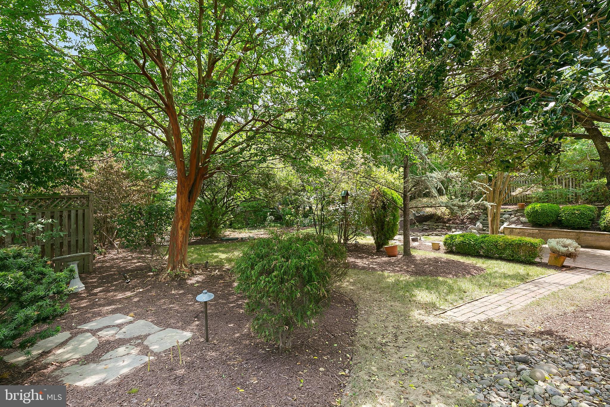 WHITE OAK MANOR - Residential