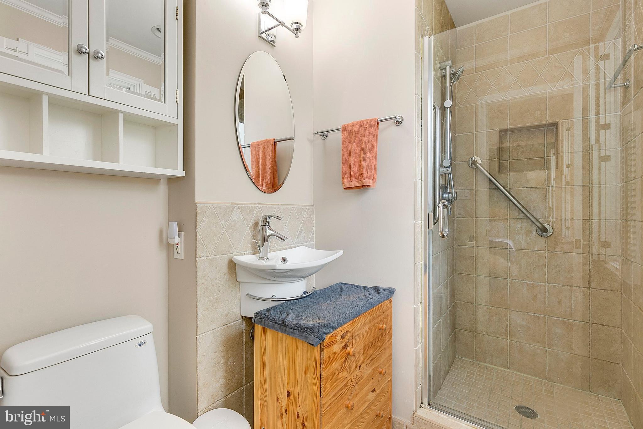 WHITE OAK MANOR - Residential