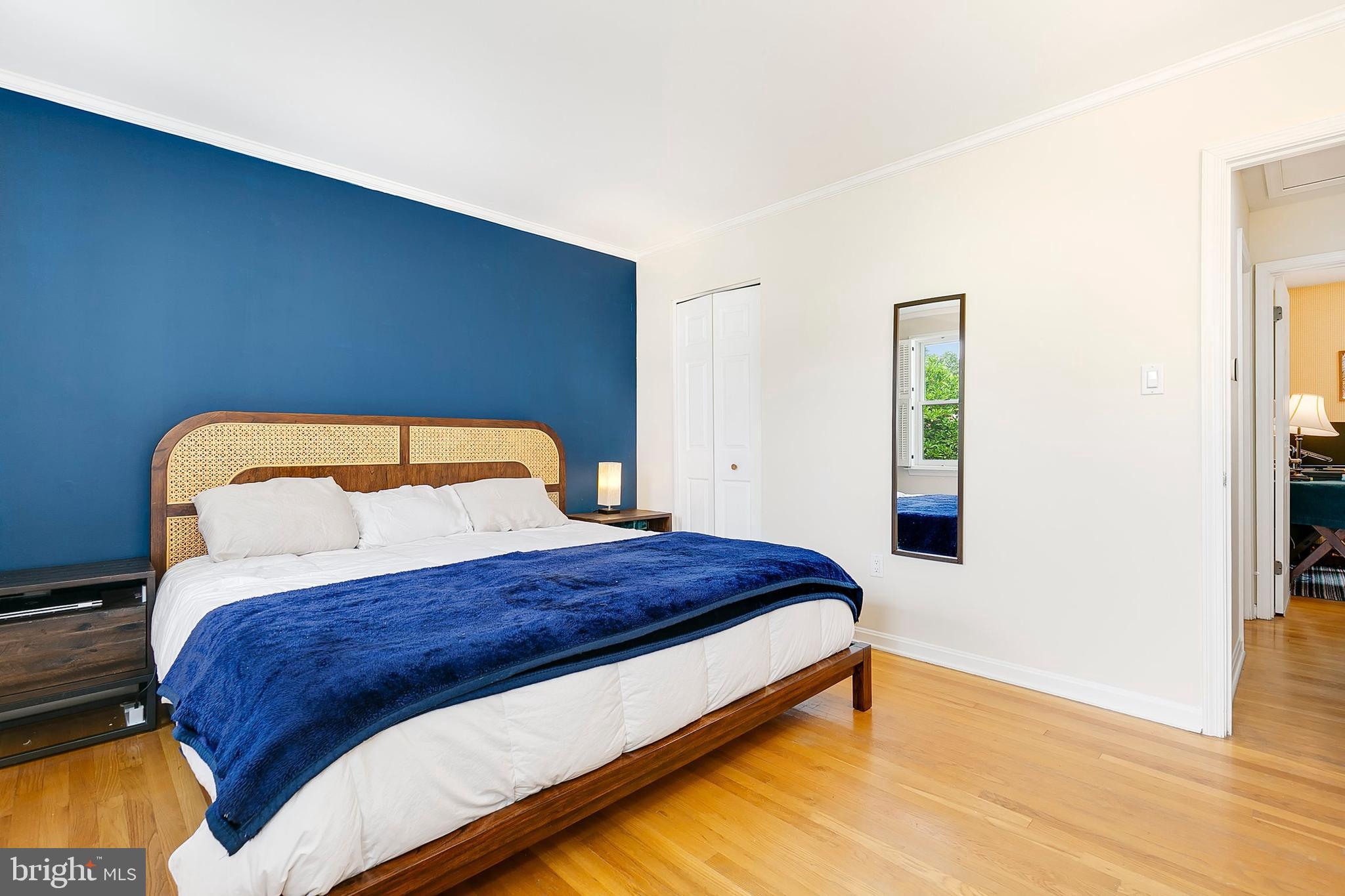 WHITE OAK MANOR - Residential