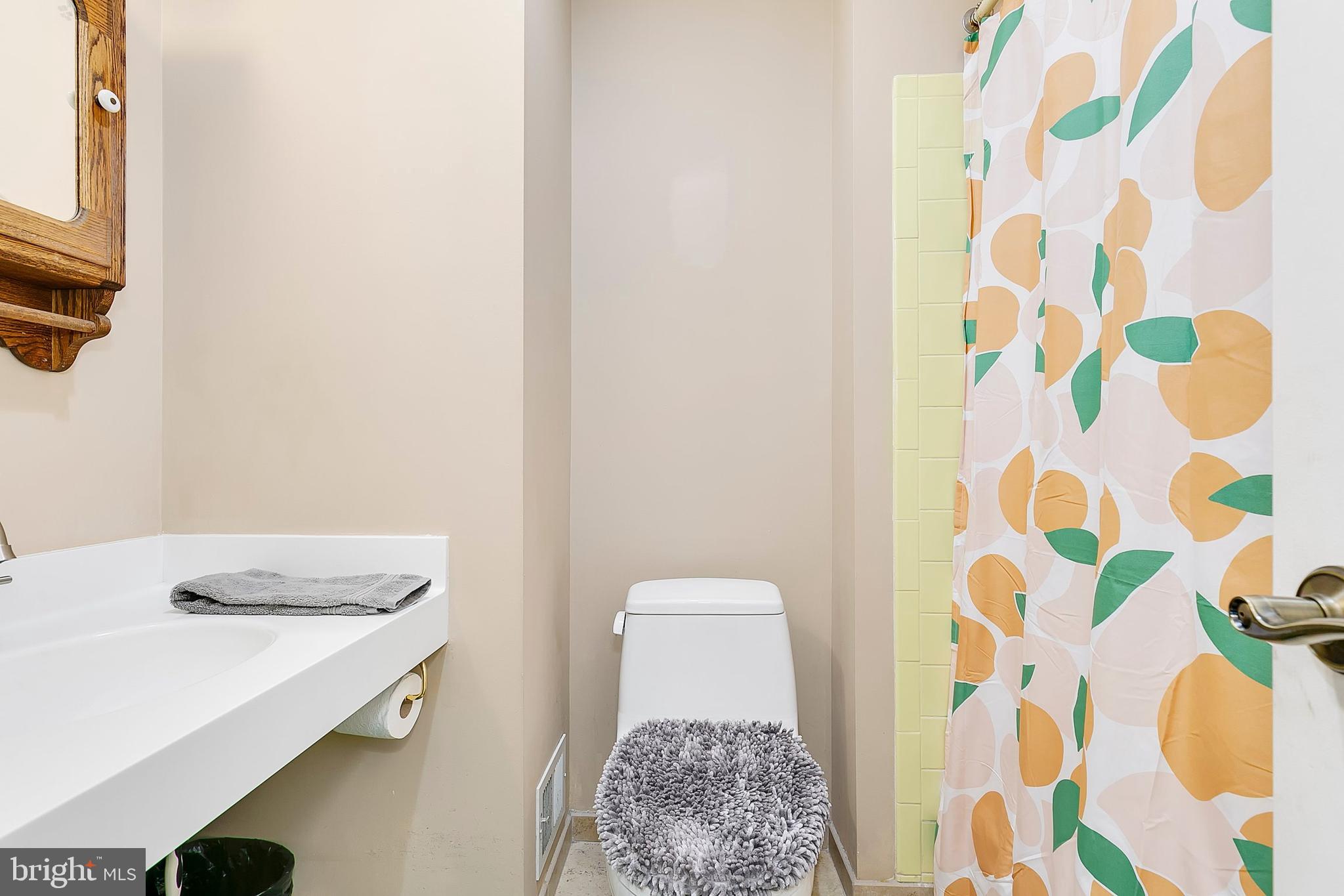 WHITE OAK MANOR - Residential