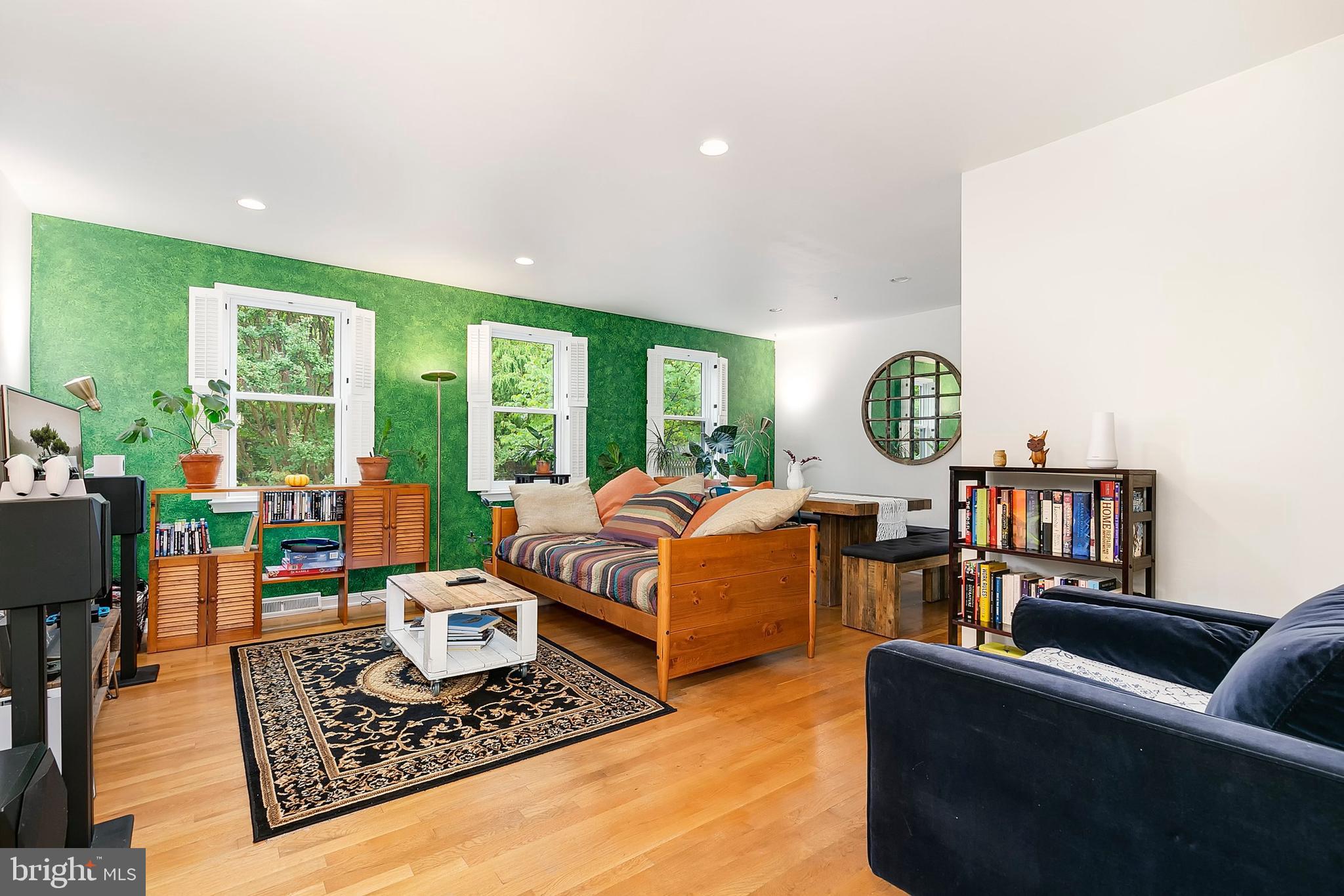 WHITE OAK MANOR - Residential