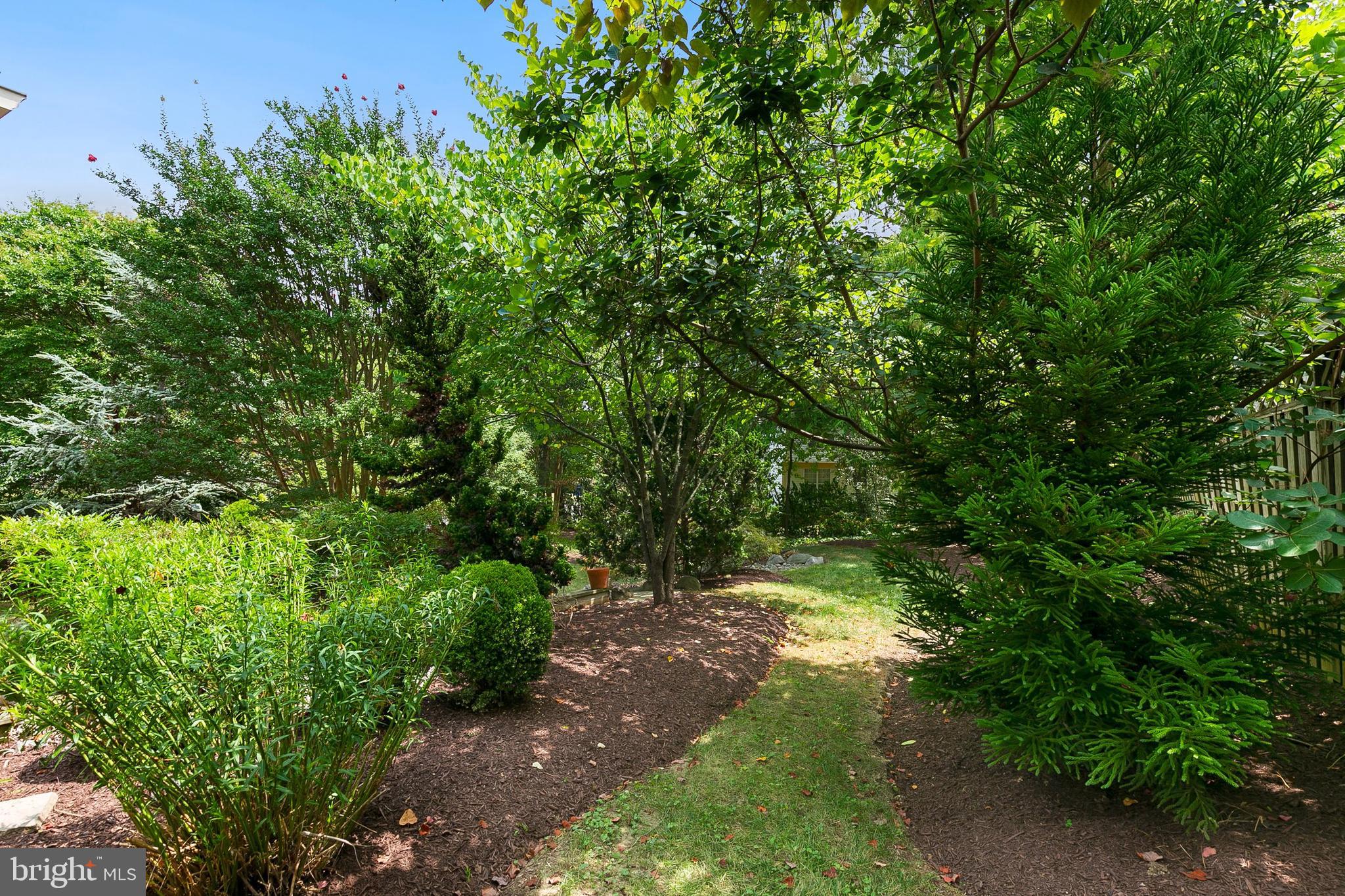 WHITE OAK MANOR - Residential