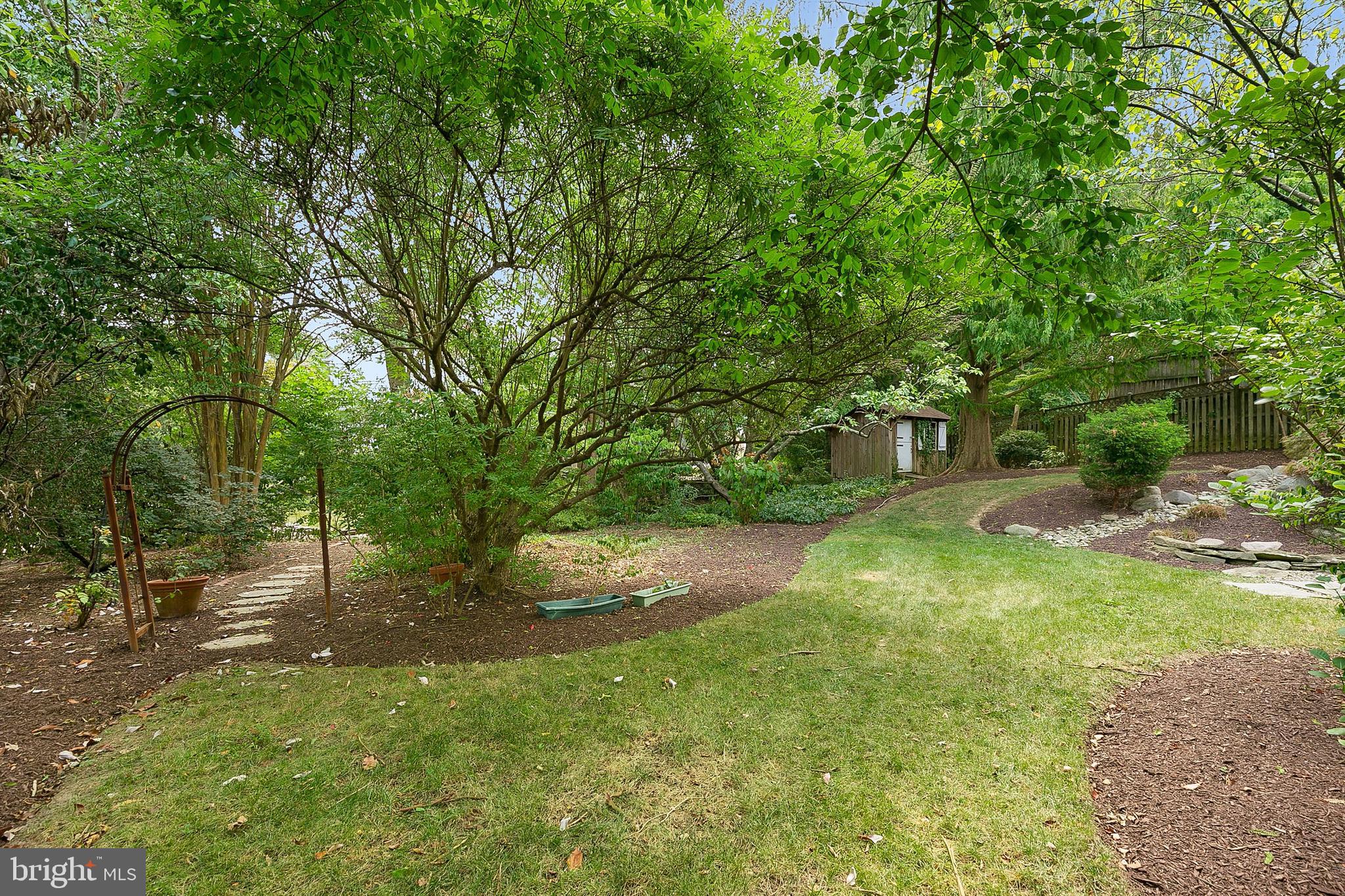 WHITE OAK MANOR - Residential