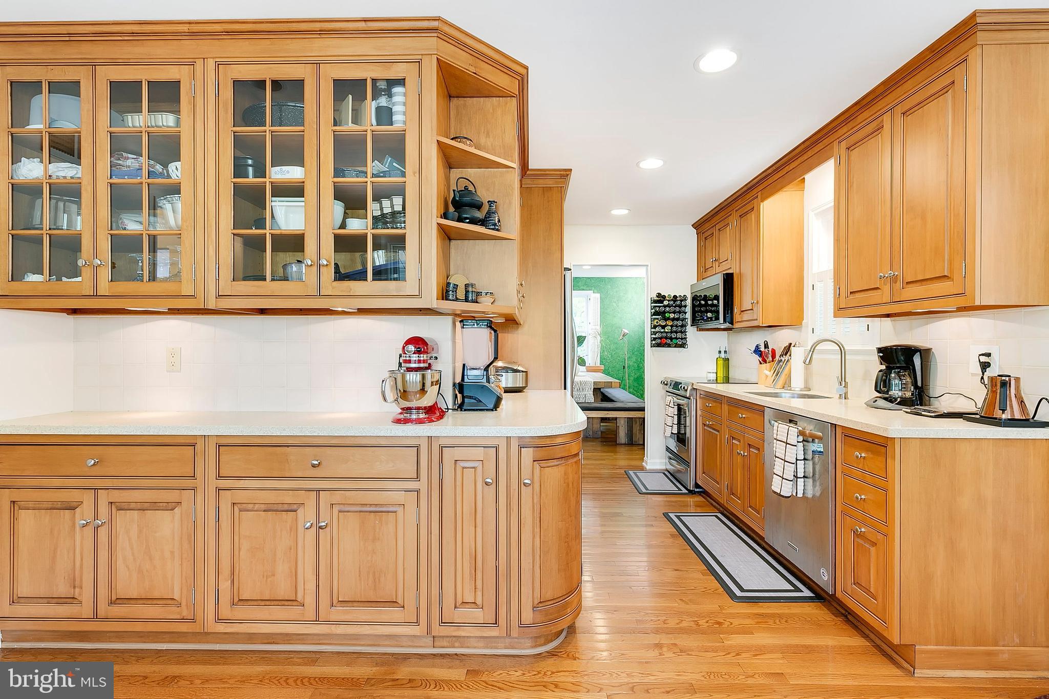 WHITE OAK MANOR - Residential