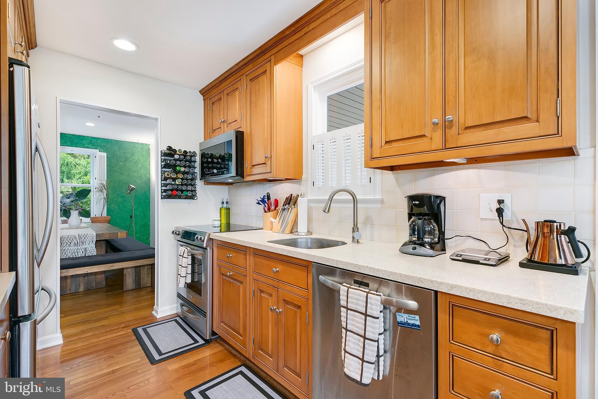 WHITE OAK MANOR - Residential