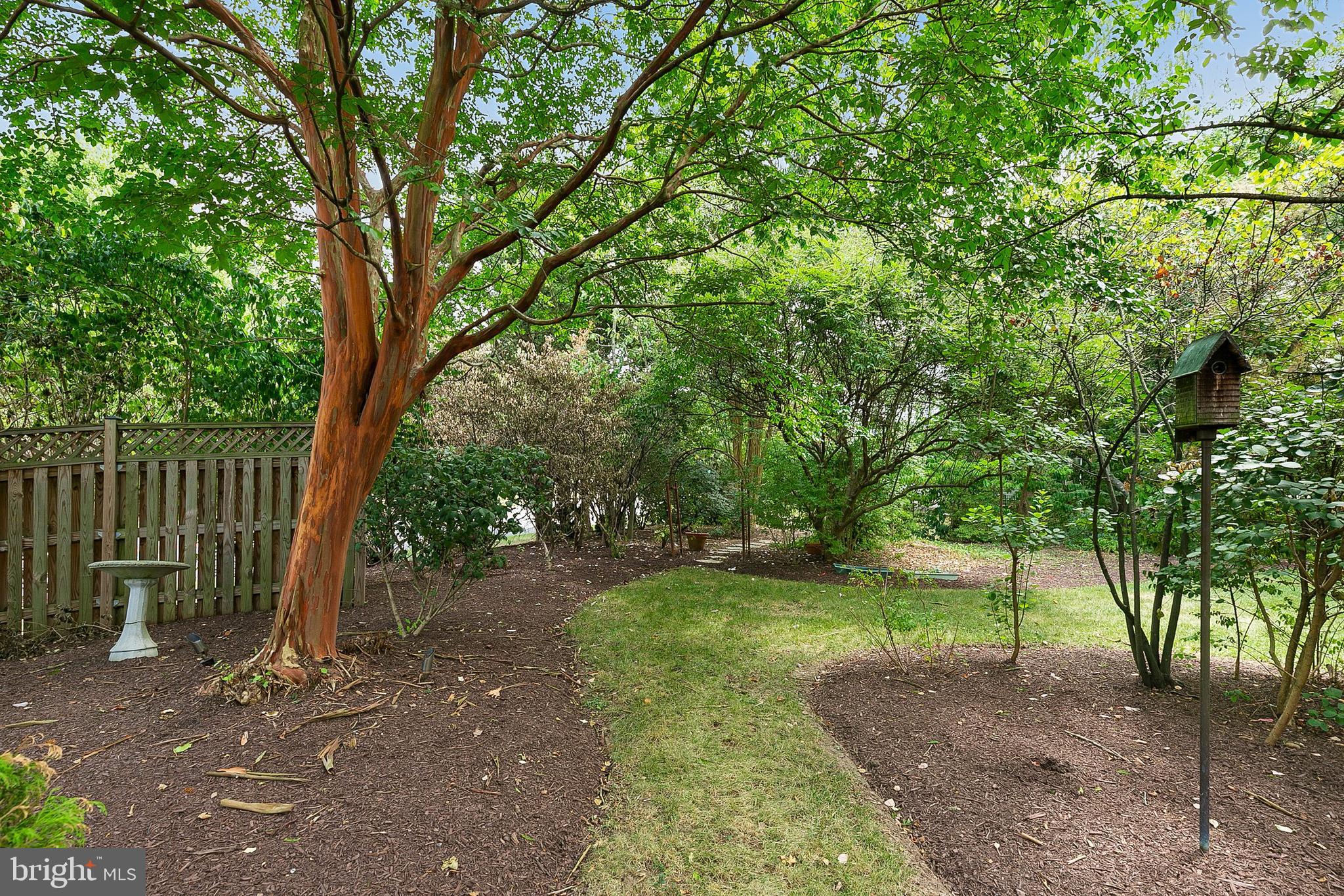 WHITE OAK MANOR - Residential