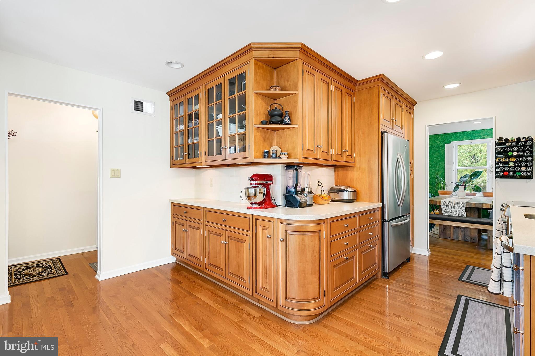 WHITE OAK MANOR - Residential