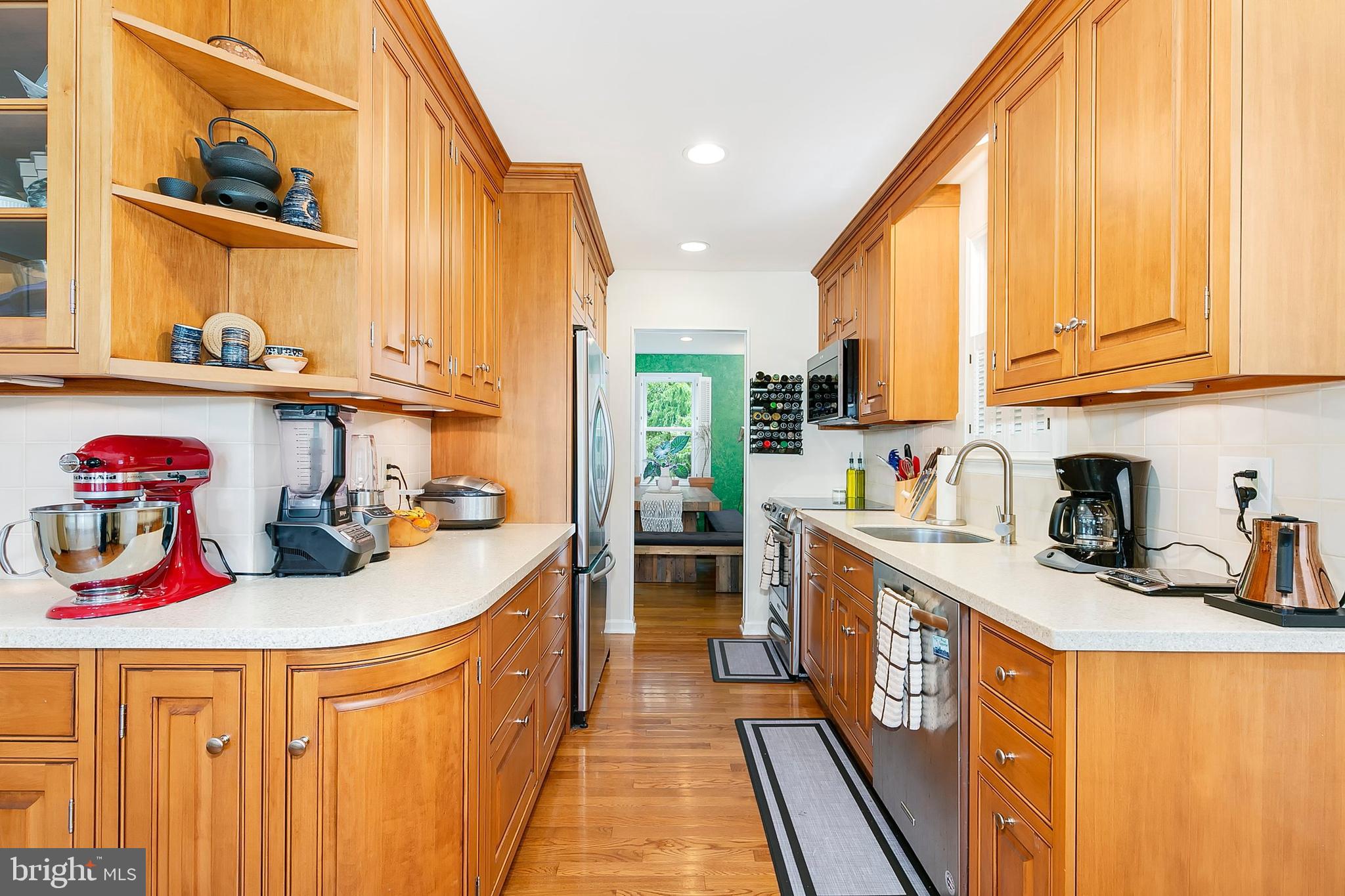 WHITE OAK MANOR - Residential