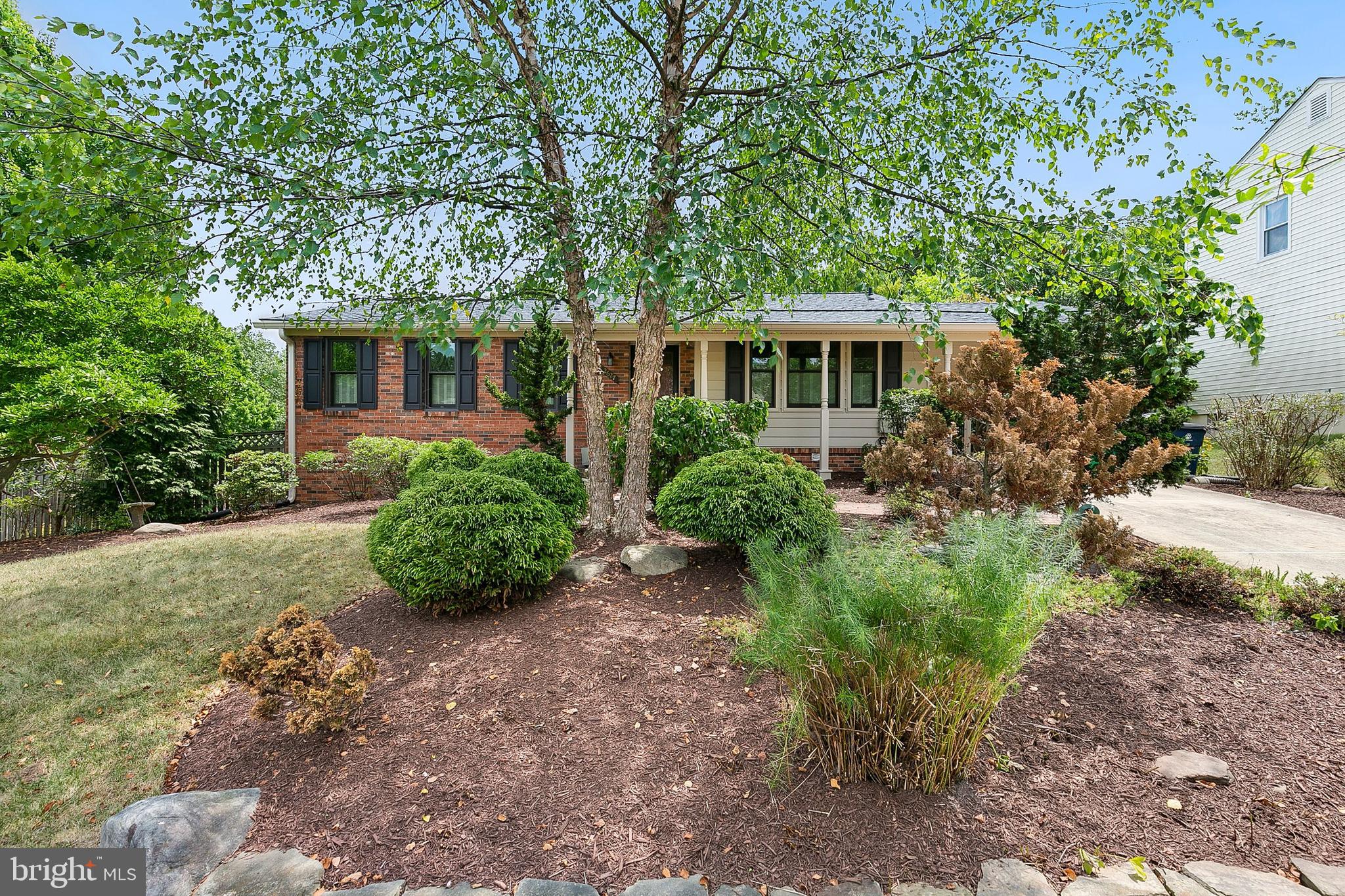 WHITE OAK MANOR - Residential