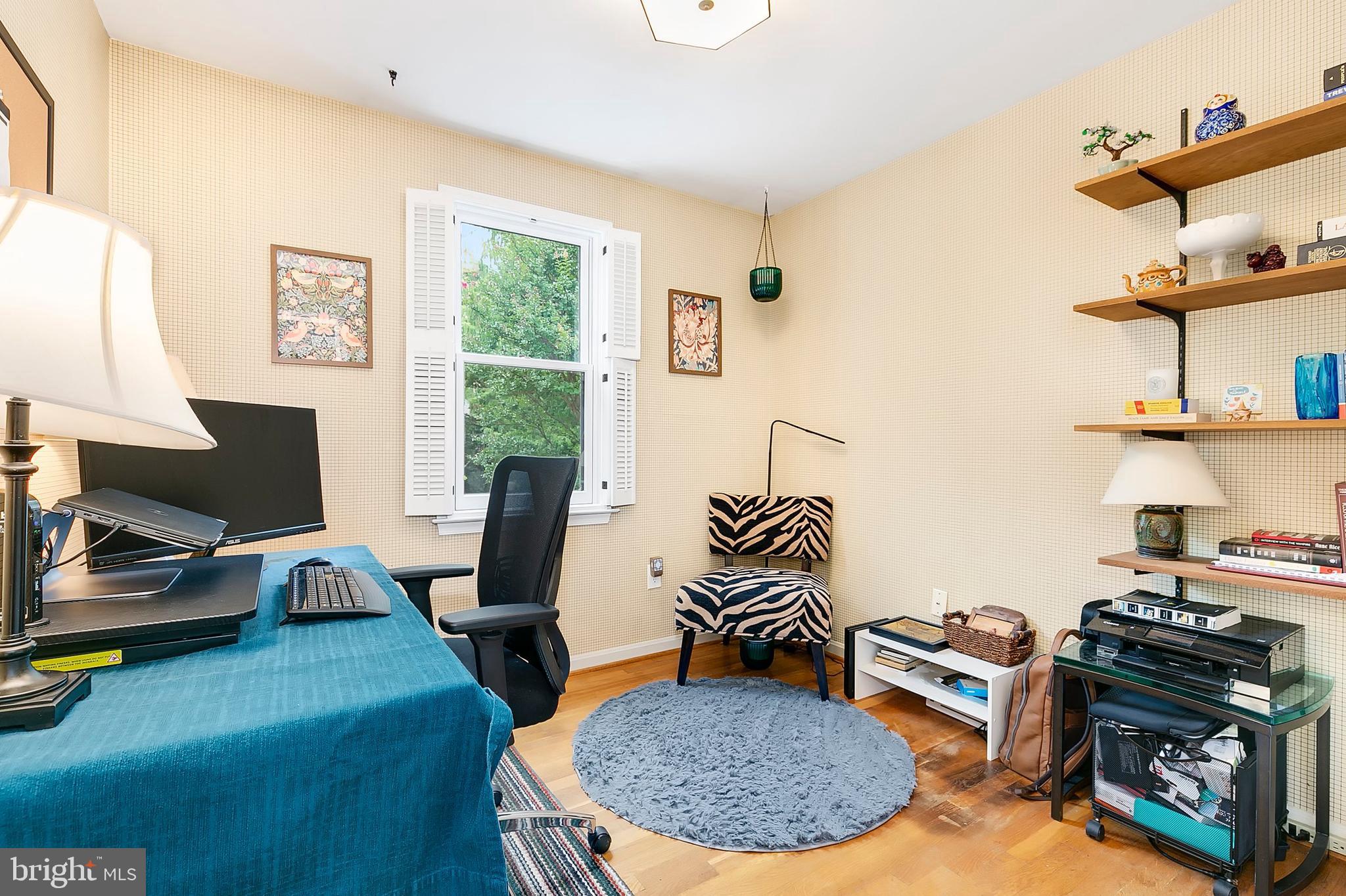 WHITE OAK MANOR - Residential