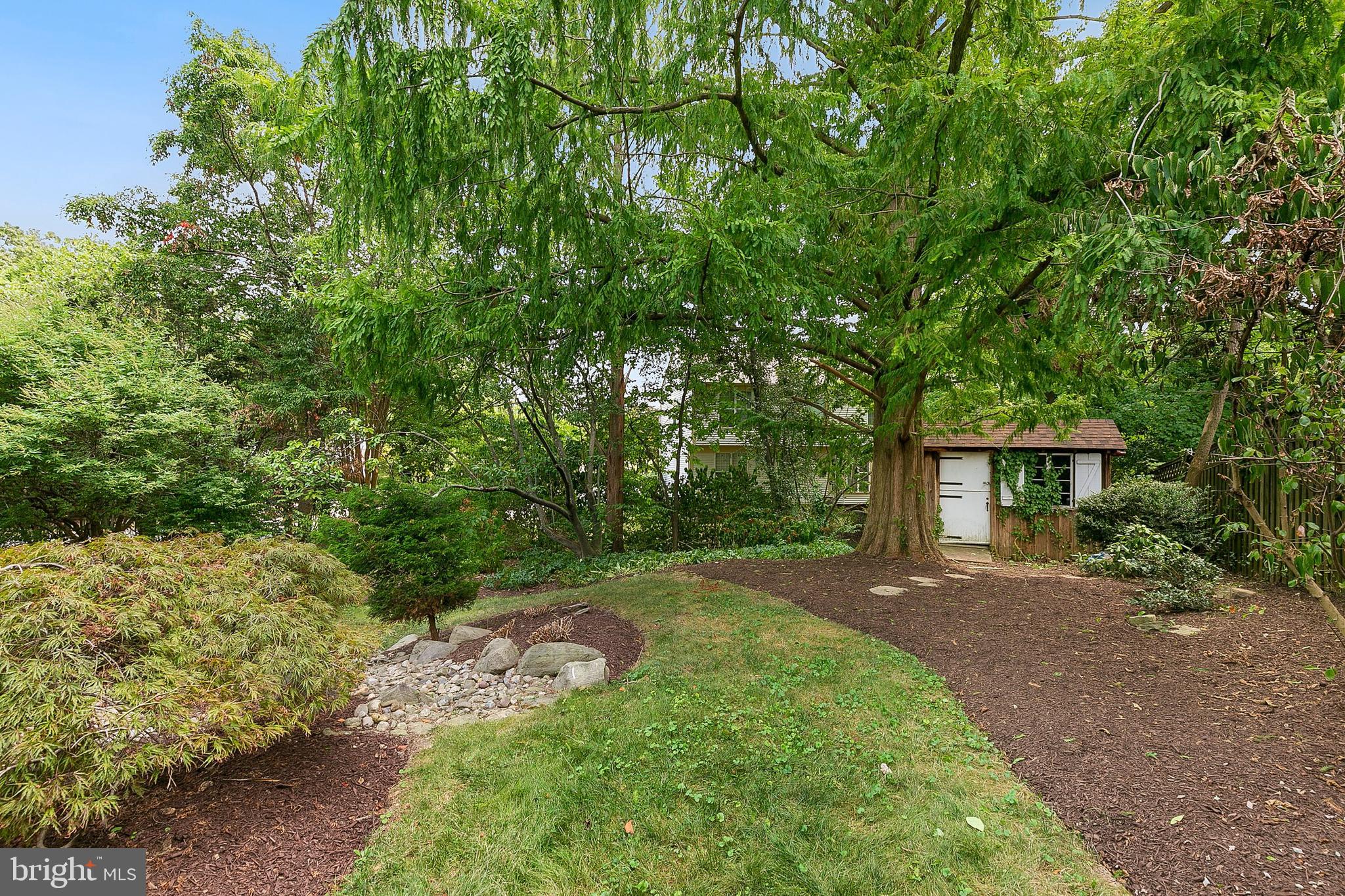 WHITE OAK MANOR - Residential