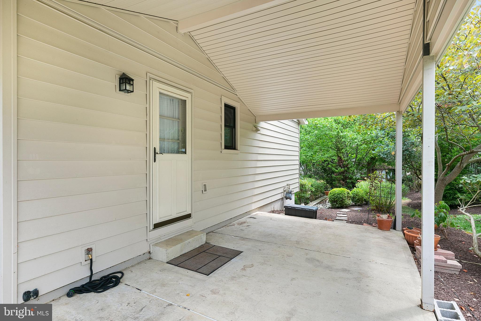 WHITE OAK MANOR - Residential