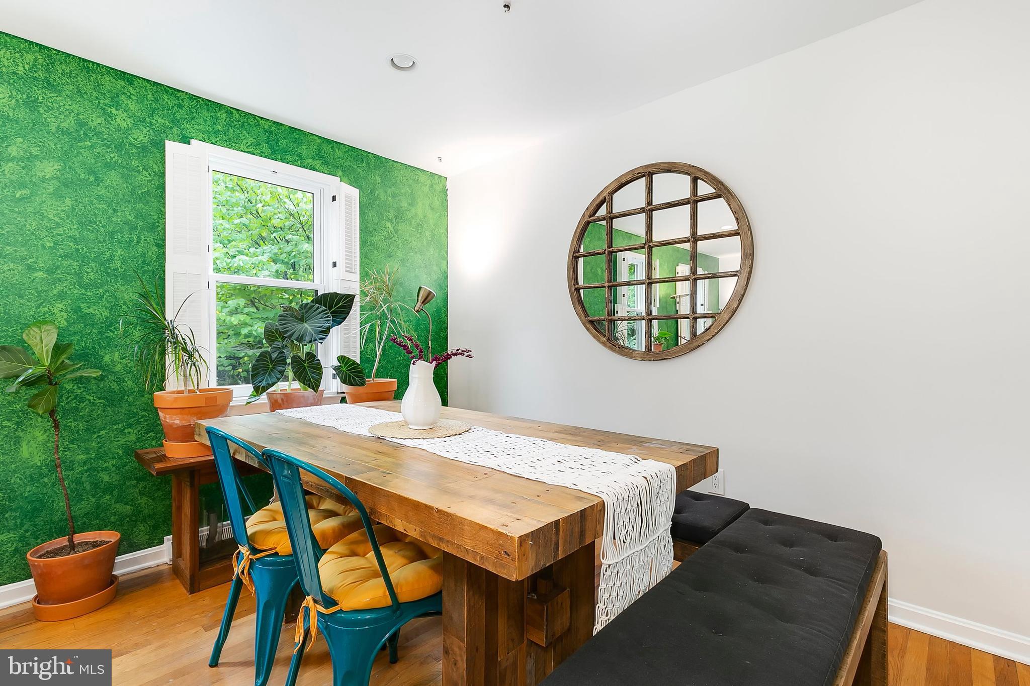 WHITE OAK MANOR - Residential