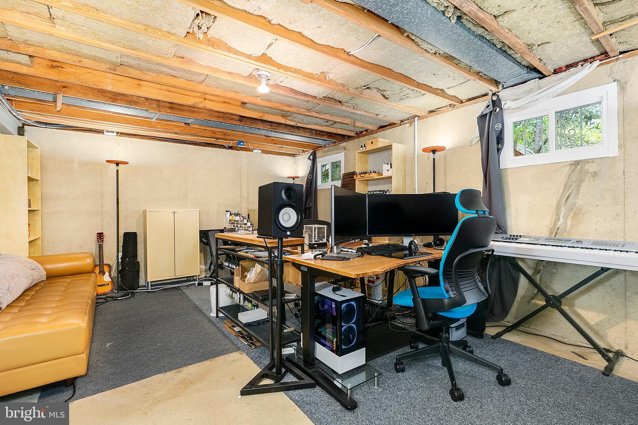 WHITE OAK MANOR - Residential