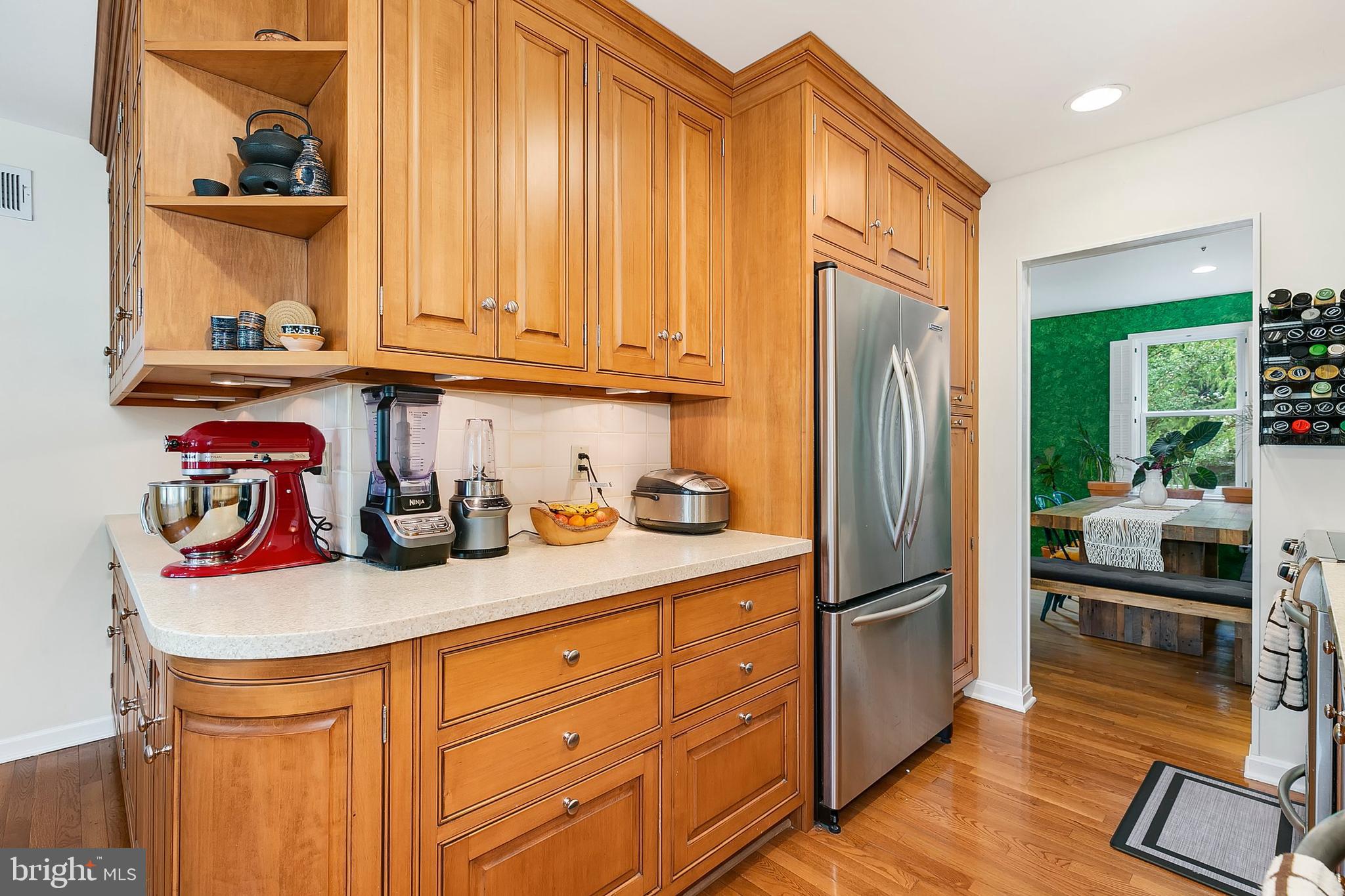 WHITE OAK MANOR - Residential