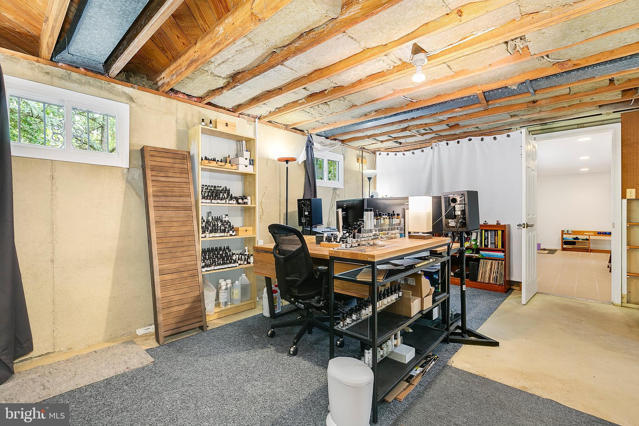 WHITE OAK MANOR - Residential