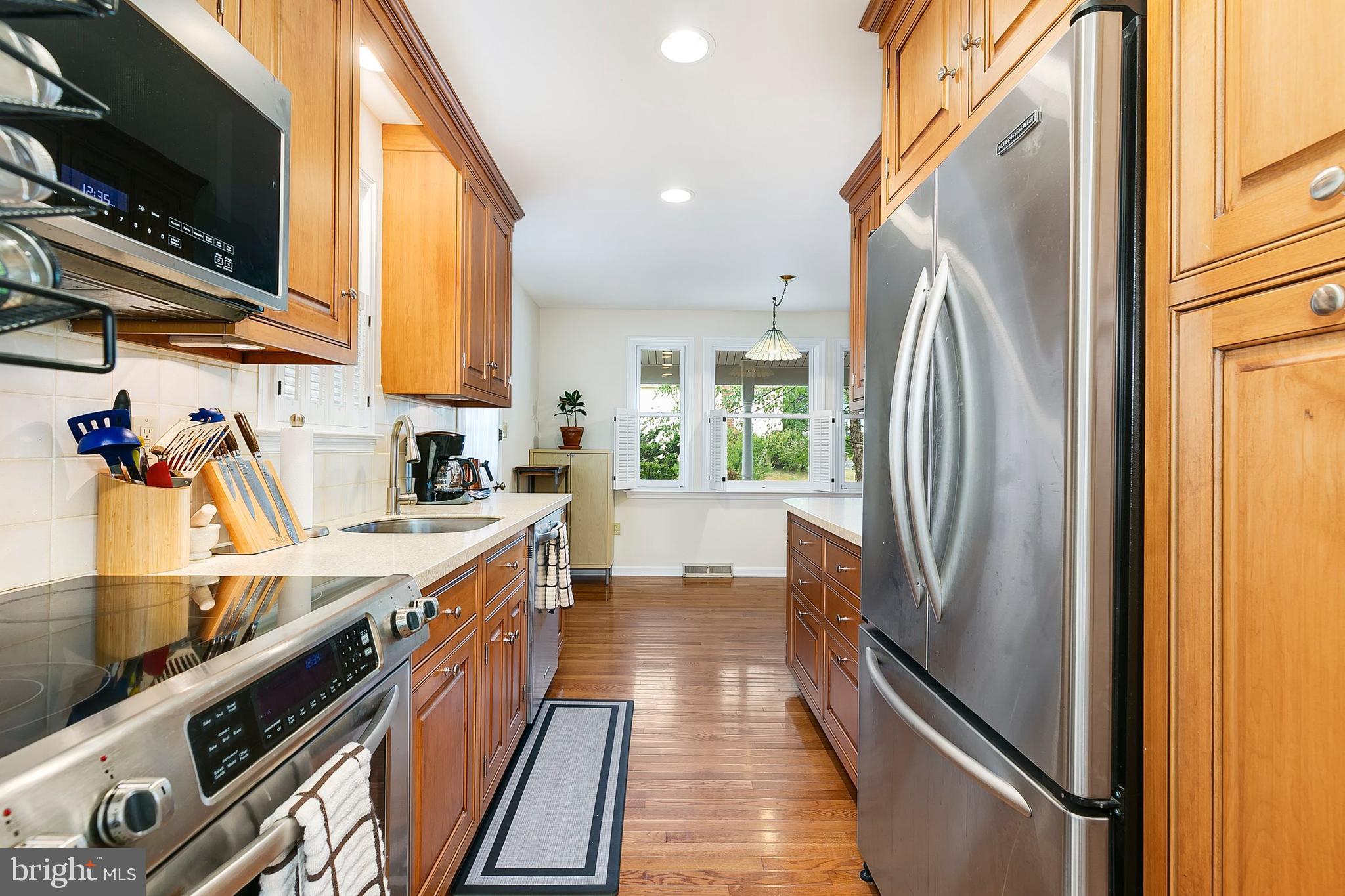 WHITE OAK MANOR - Residential