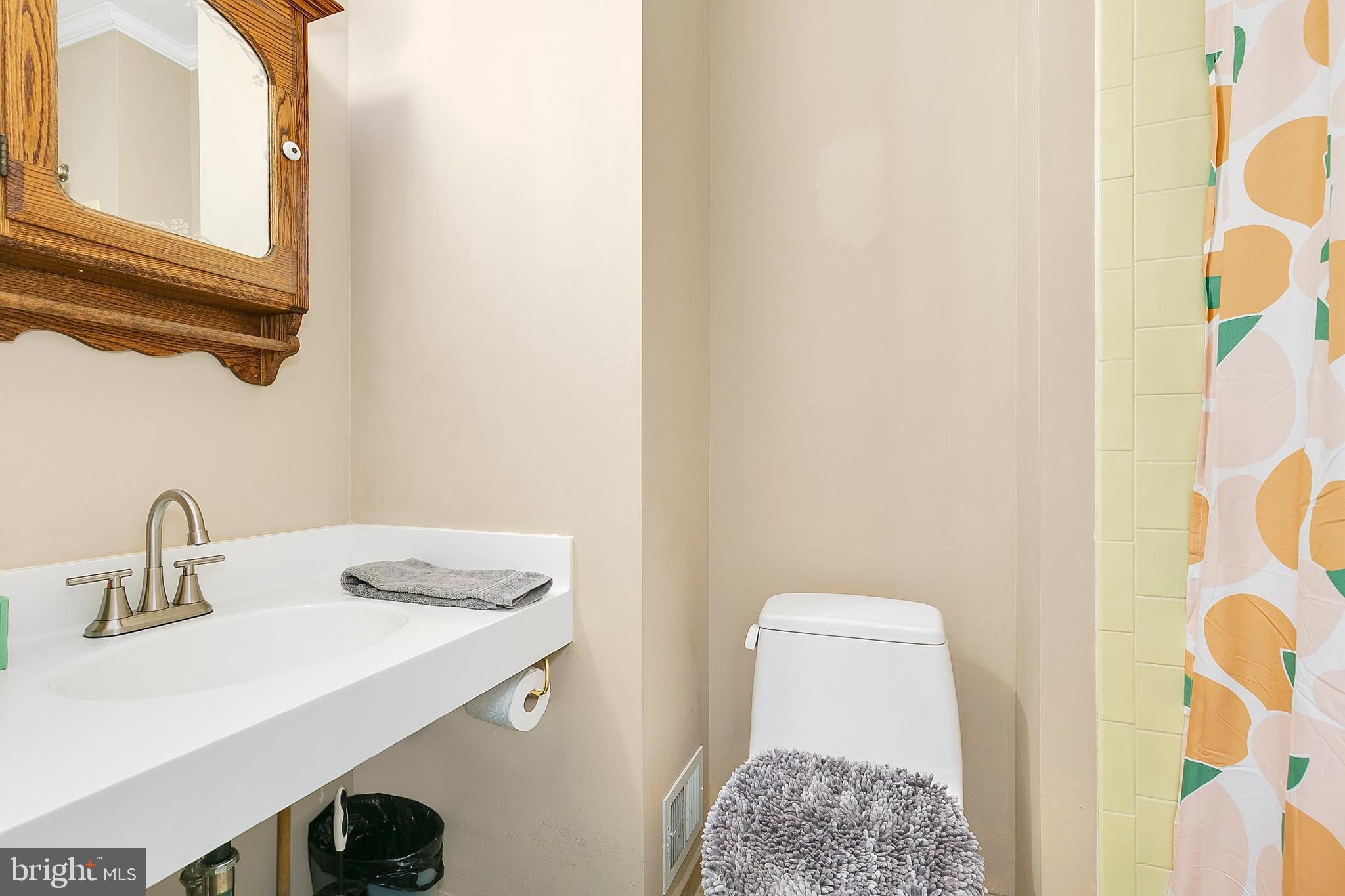 WHITE OAK MANOR - Residential