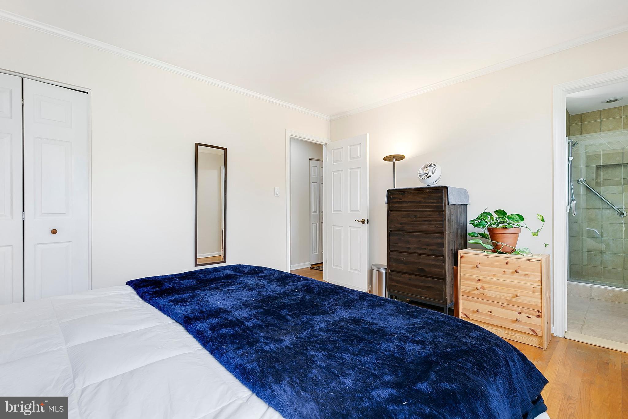 WHITE OAK MANOR - Residential