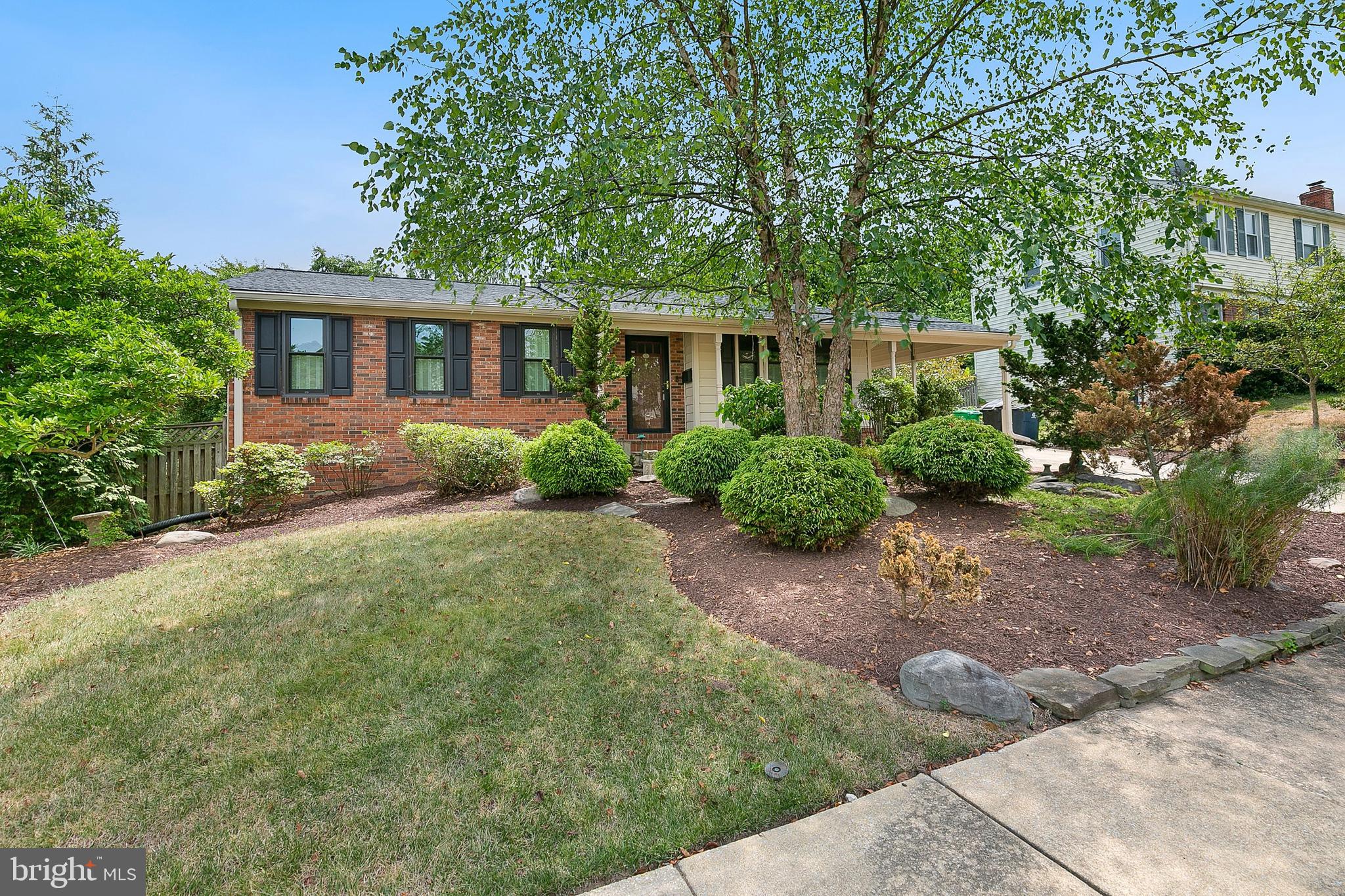 WHITE OAK MANOR - Residential