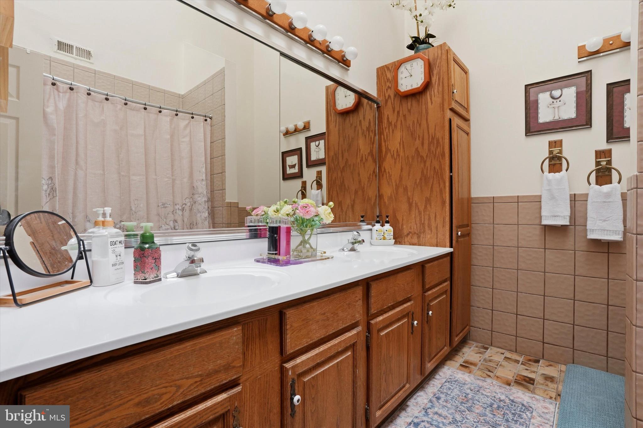 HUNTINGDON VALLEY - Residential