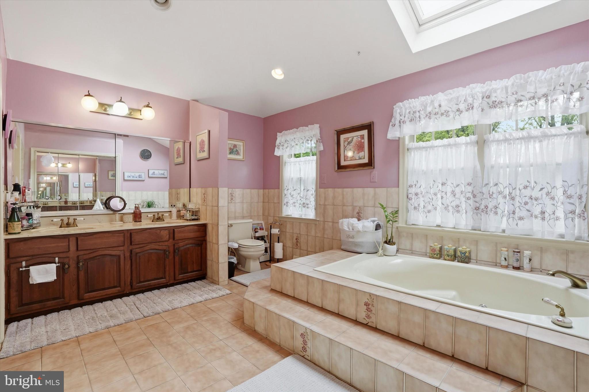 HUNTINGDON VALLEY - Residential