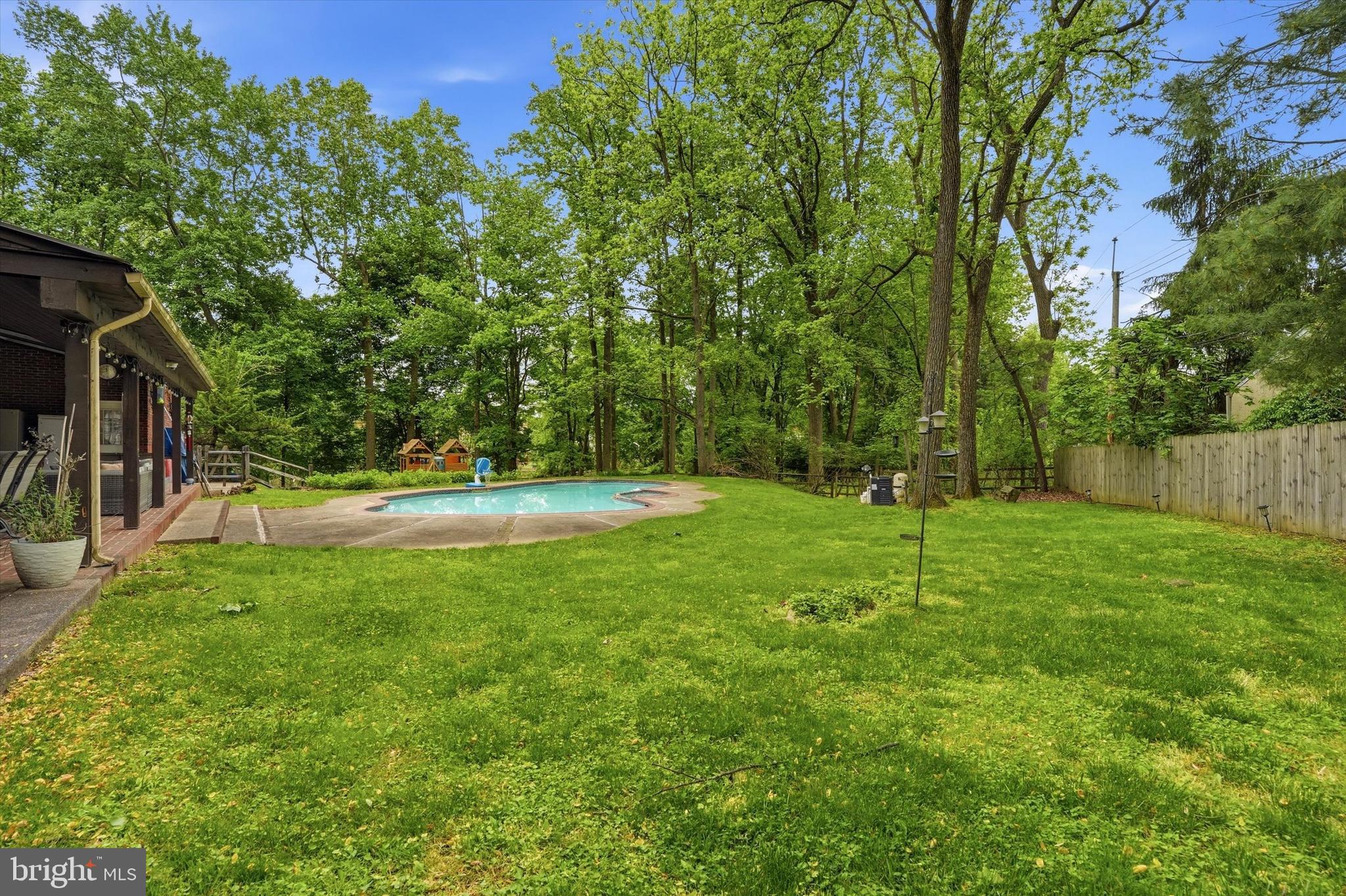 HUNTINGDON VALLEY - Residential