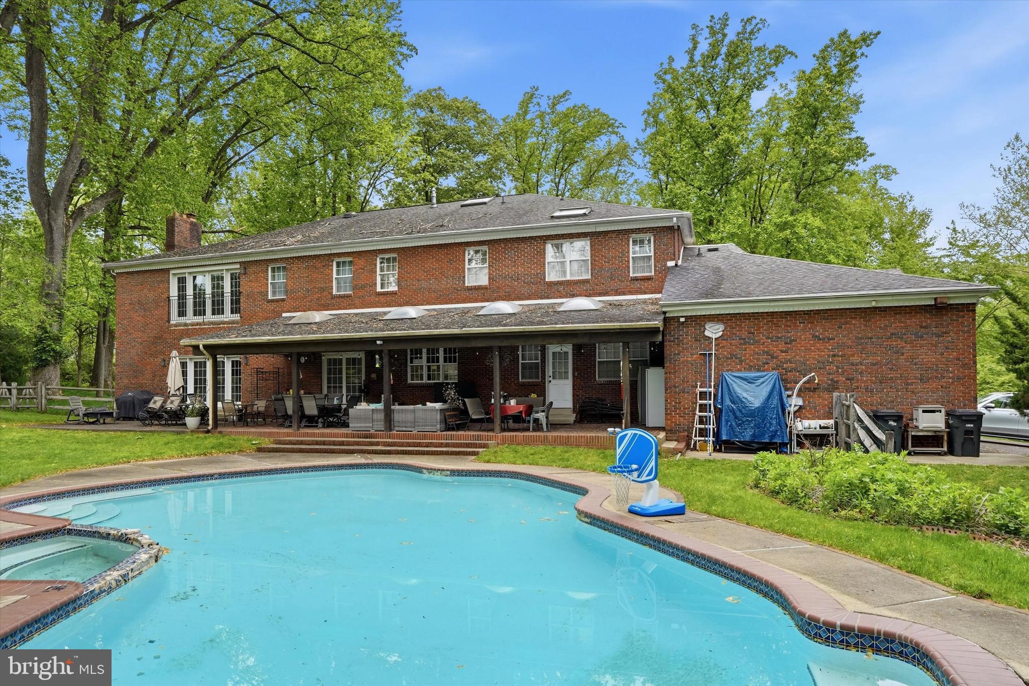 HUNTINGDON VALLEY - Residential