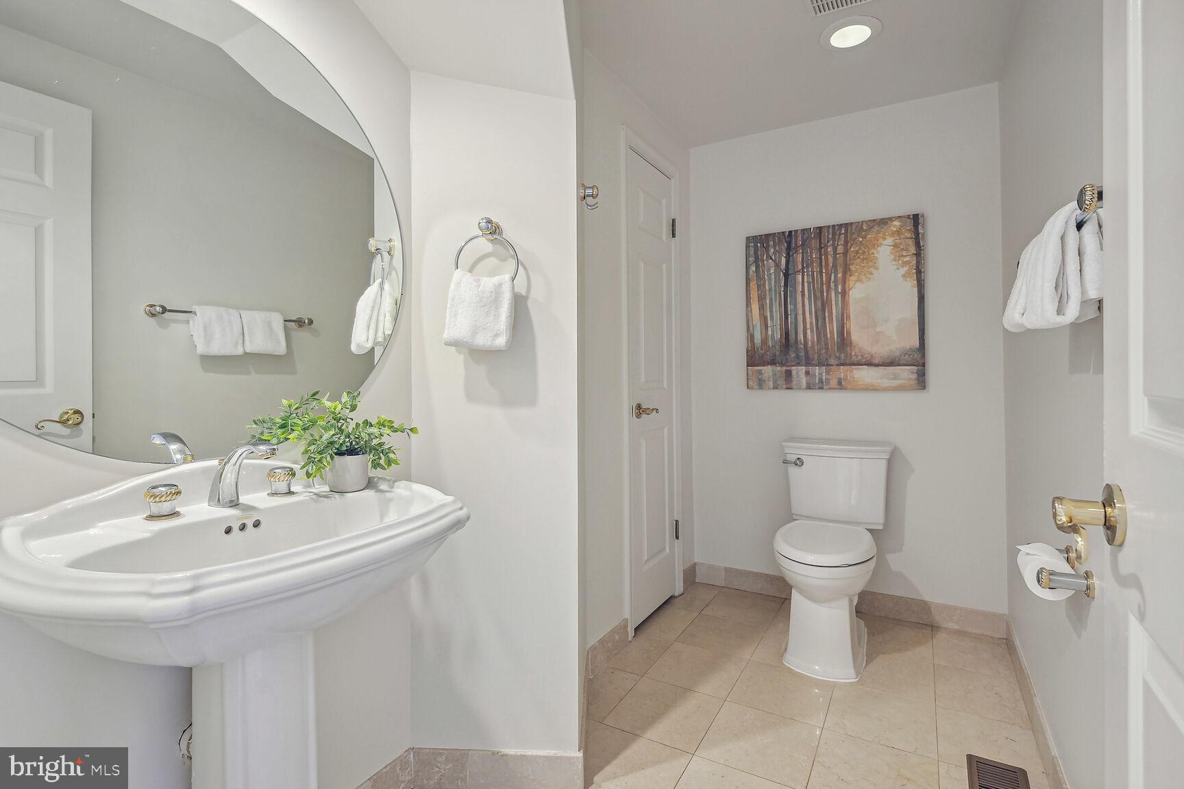 DARNESTOWN OUTSIDE - Residential