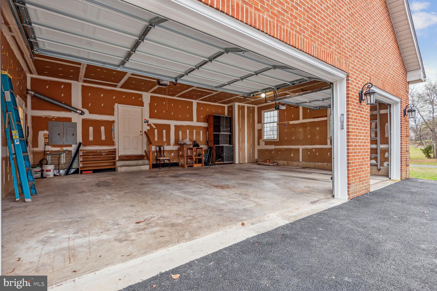 DARNESTOWN OUTSIDE - Residential