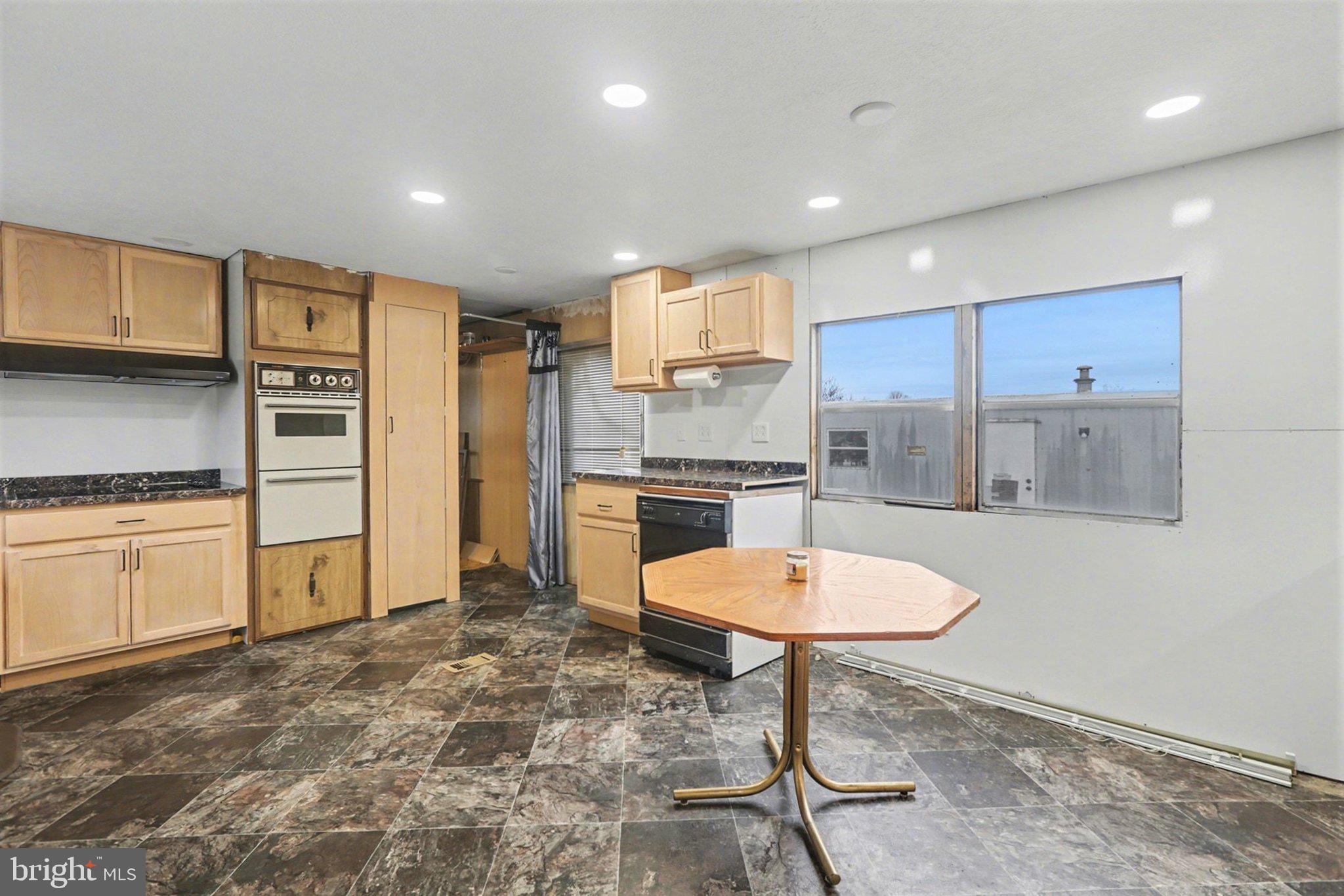 REGENCY WOODS NORTH - Residential