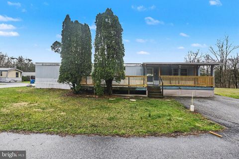 Mobile Home For Sale - 9 Demi Court<br/> CARLISLE, PA 17015