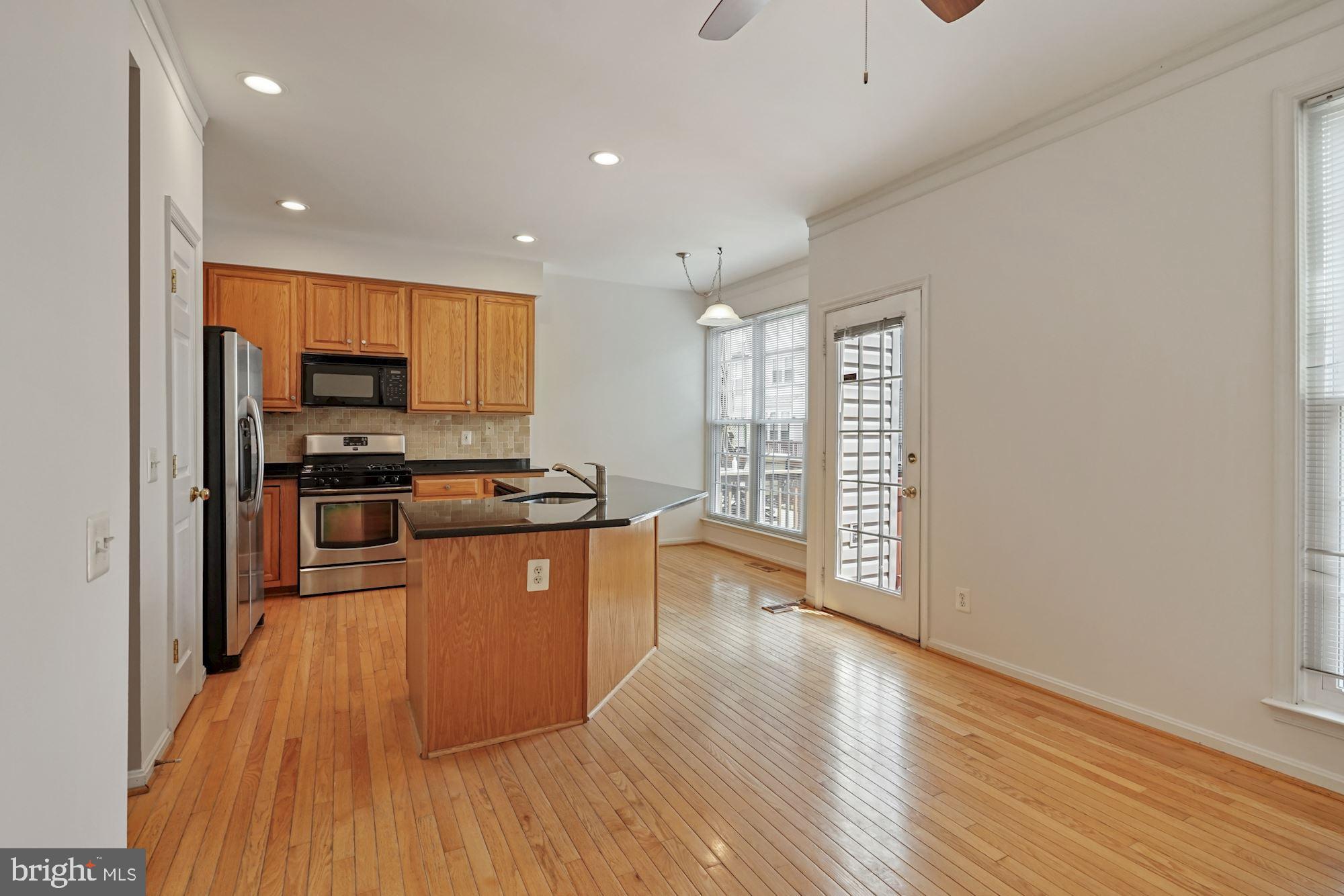 ISLAND CREEK - Residential