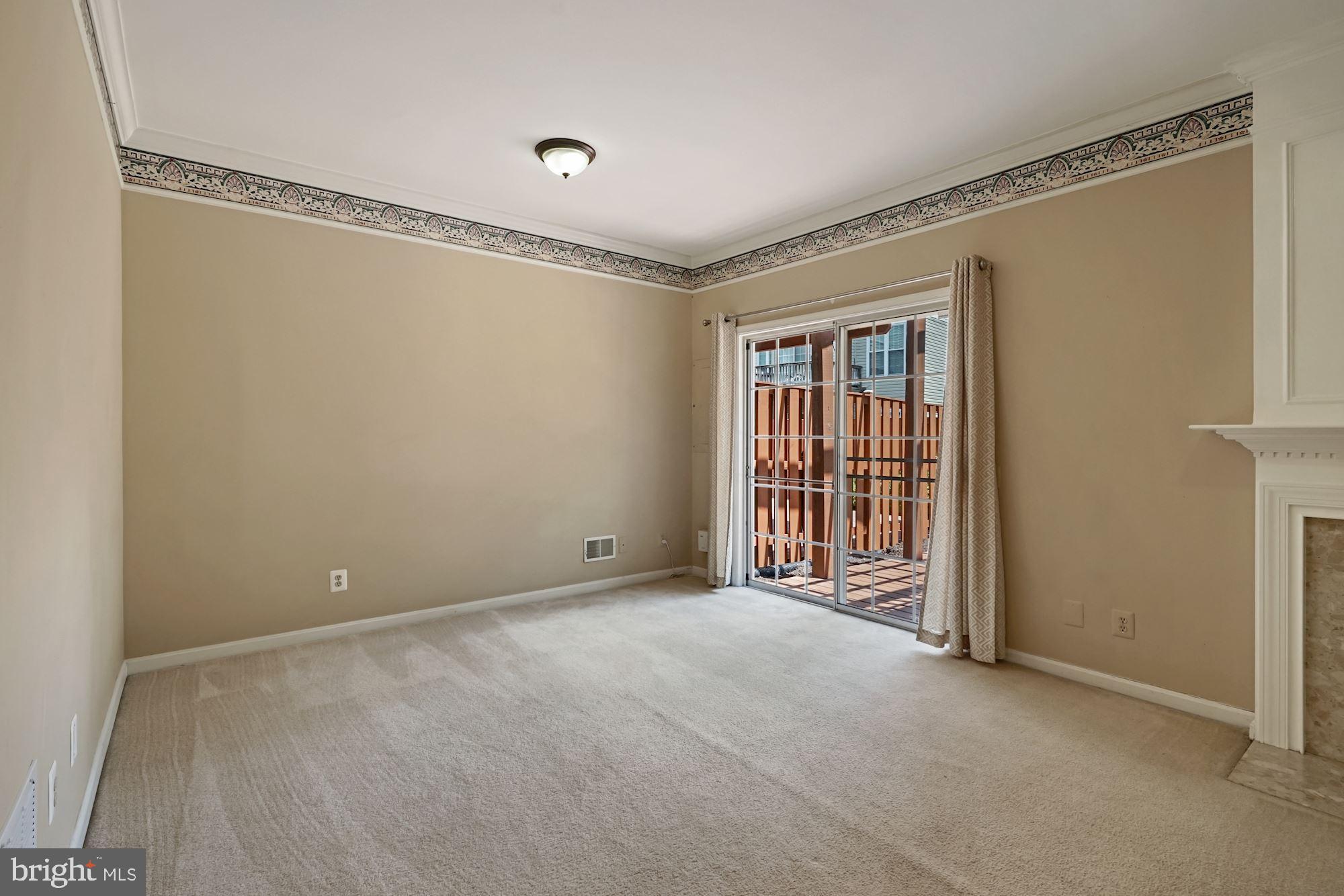 ISLAND CREEK - Residential