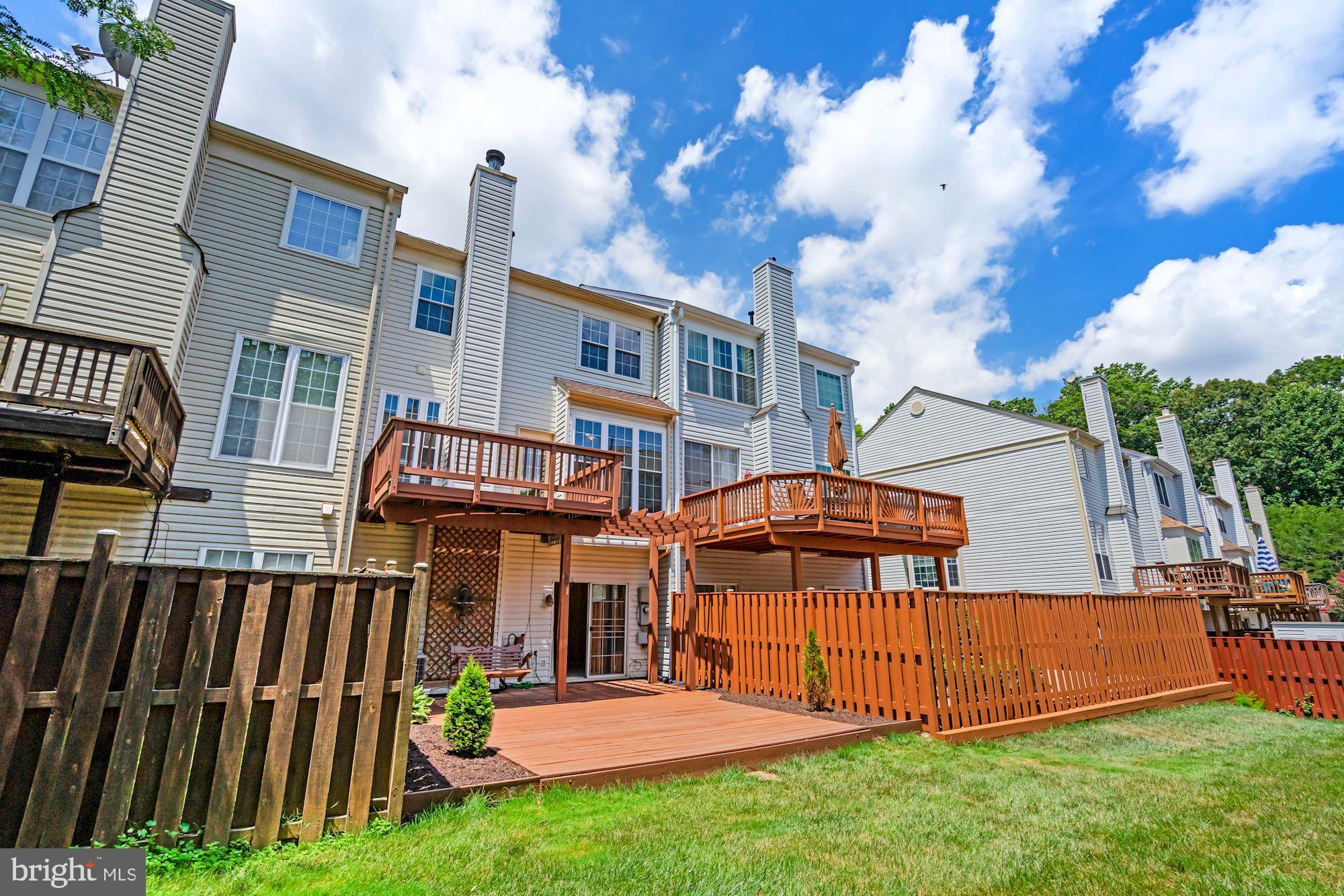 ISLAND CREEK - Residential