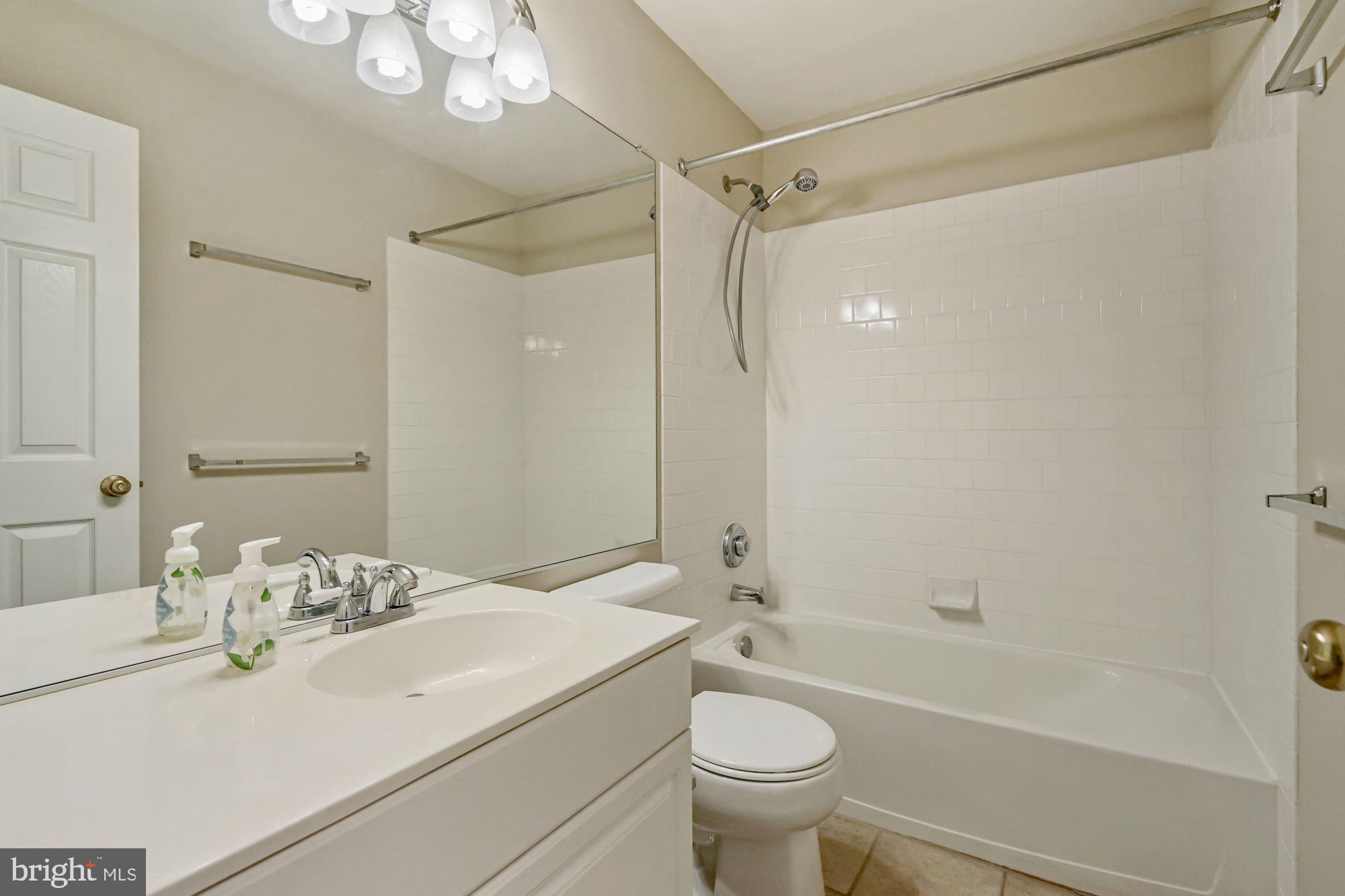 ISLAND CREEK - Residential